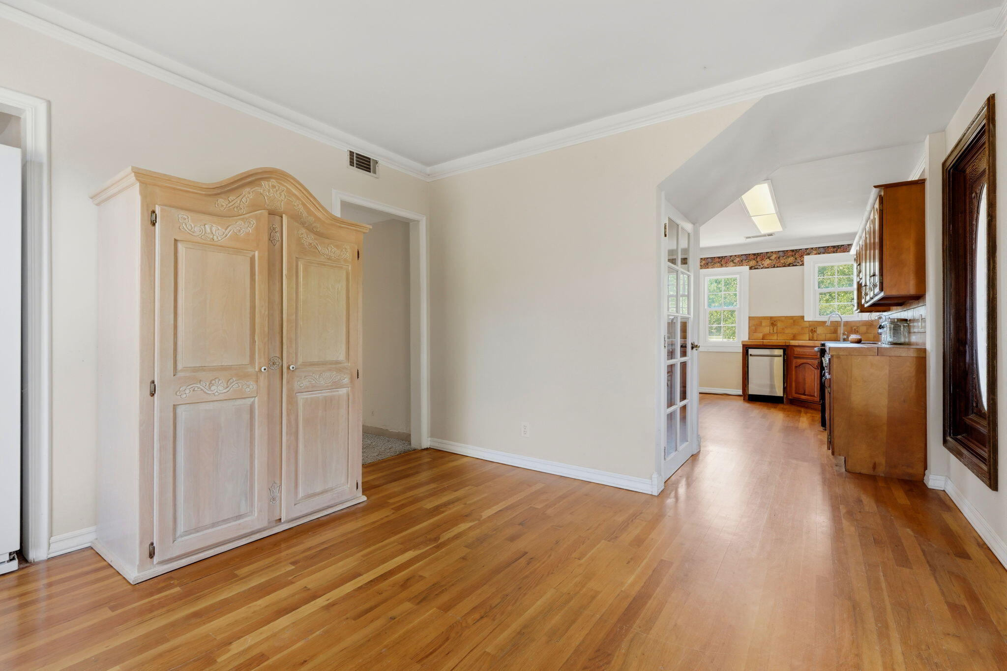 21530 Tiburcio Ave, Laton, CA 93242