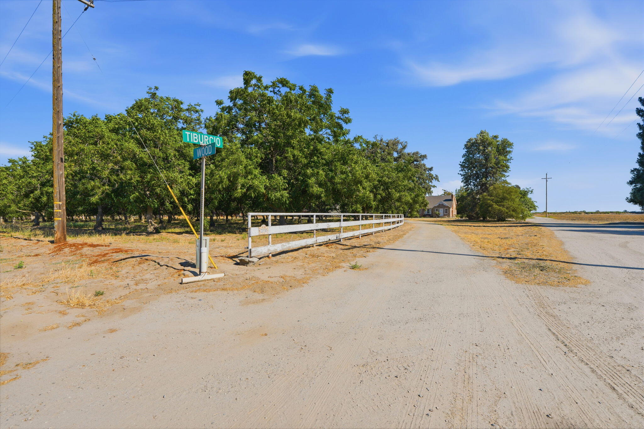 21530 Tiburcio Ave, Laton, CA 93242