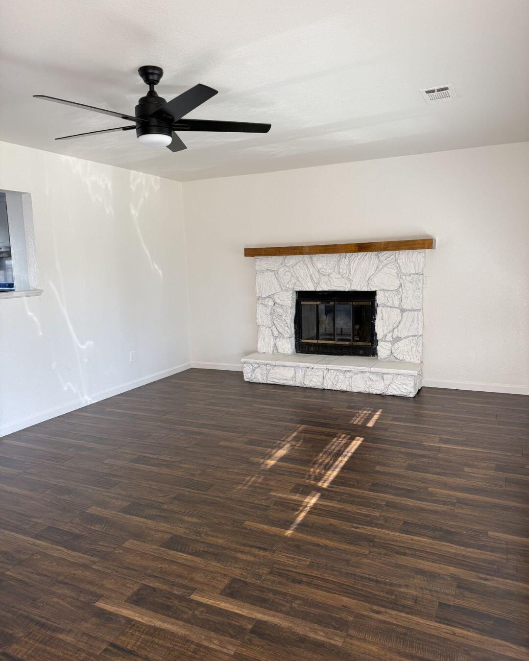 8775 Frontier St, Hanford, CA 93230