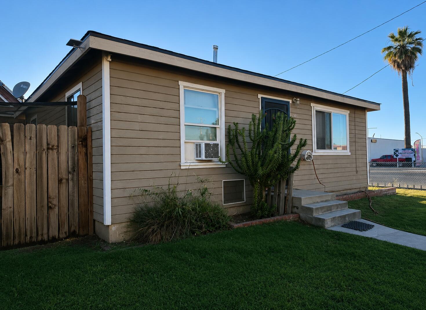 301 S Pratt St, Tulare, CA 93274