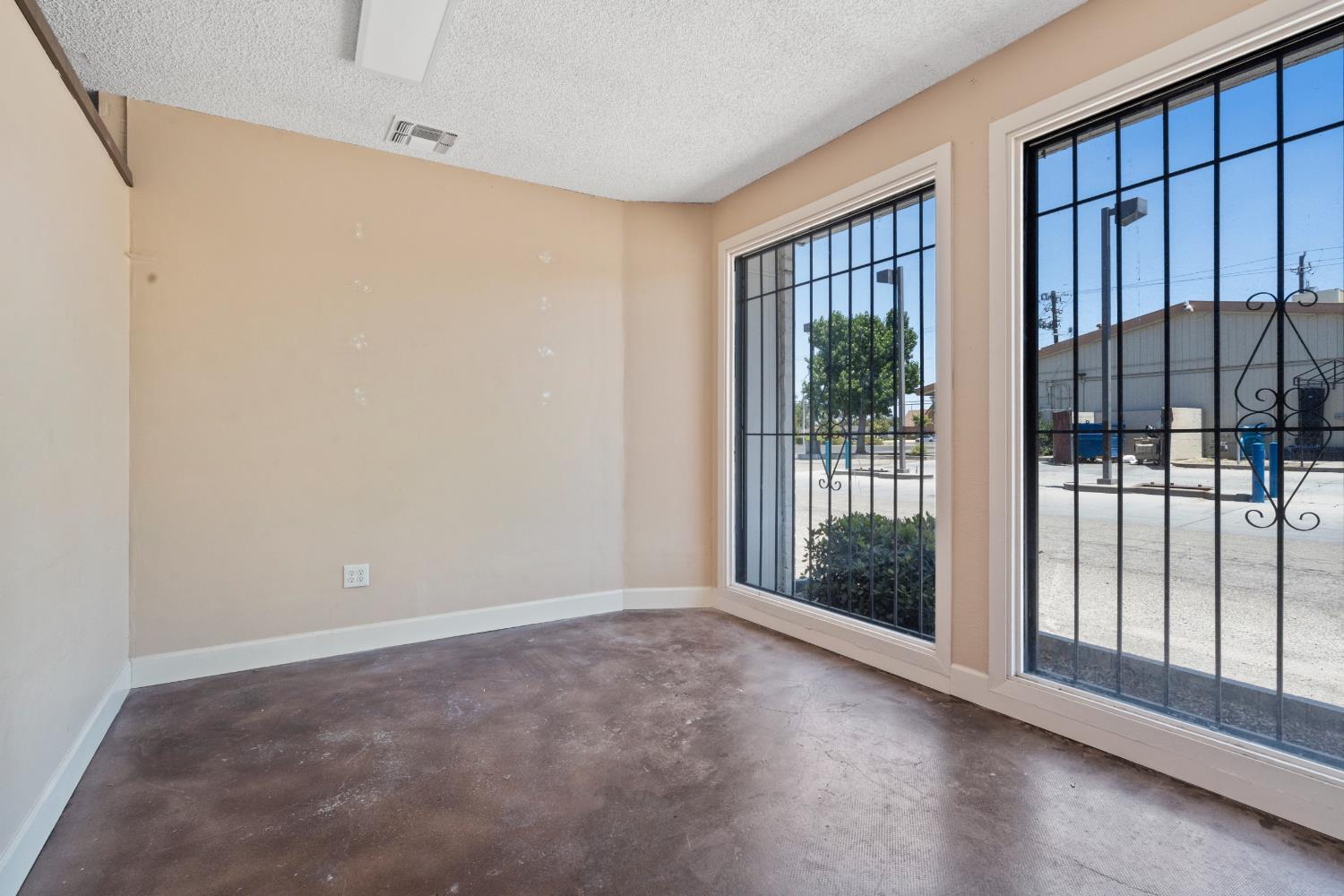 4141 E Gettysburg Ave, Fresno, CA 93726