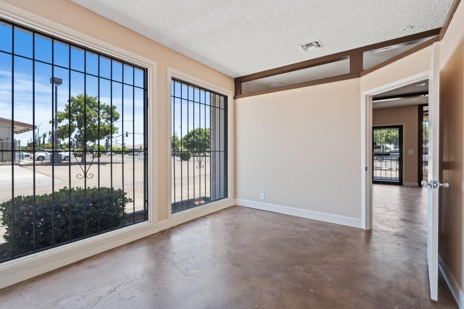 4141 E Gettysburg Ave, Fresno, CA 93726