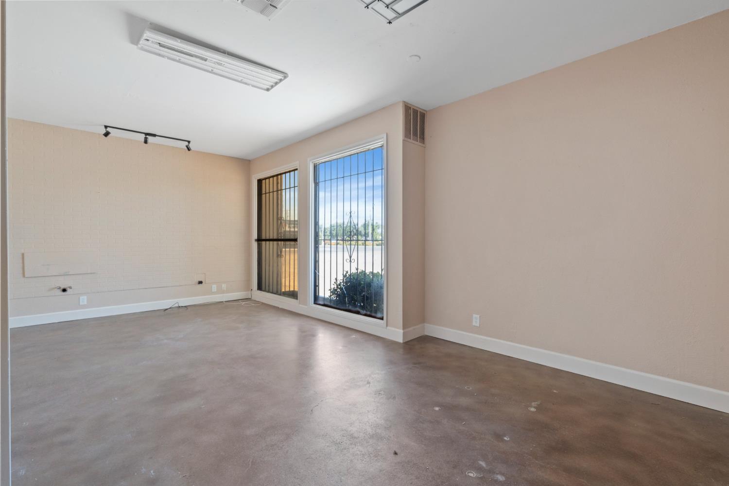 4141 E Gettysburg Ave, Fresno, CA 93726