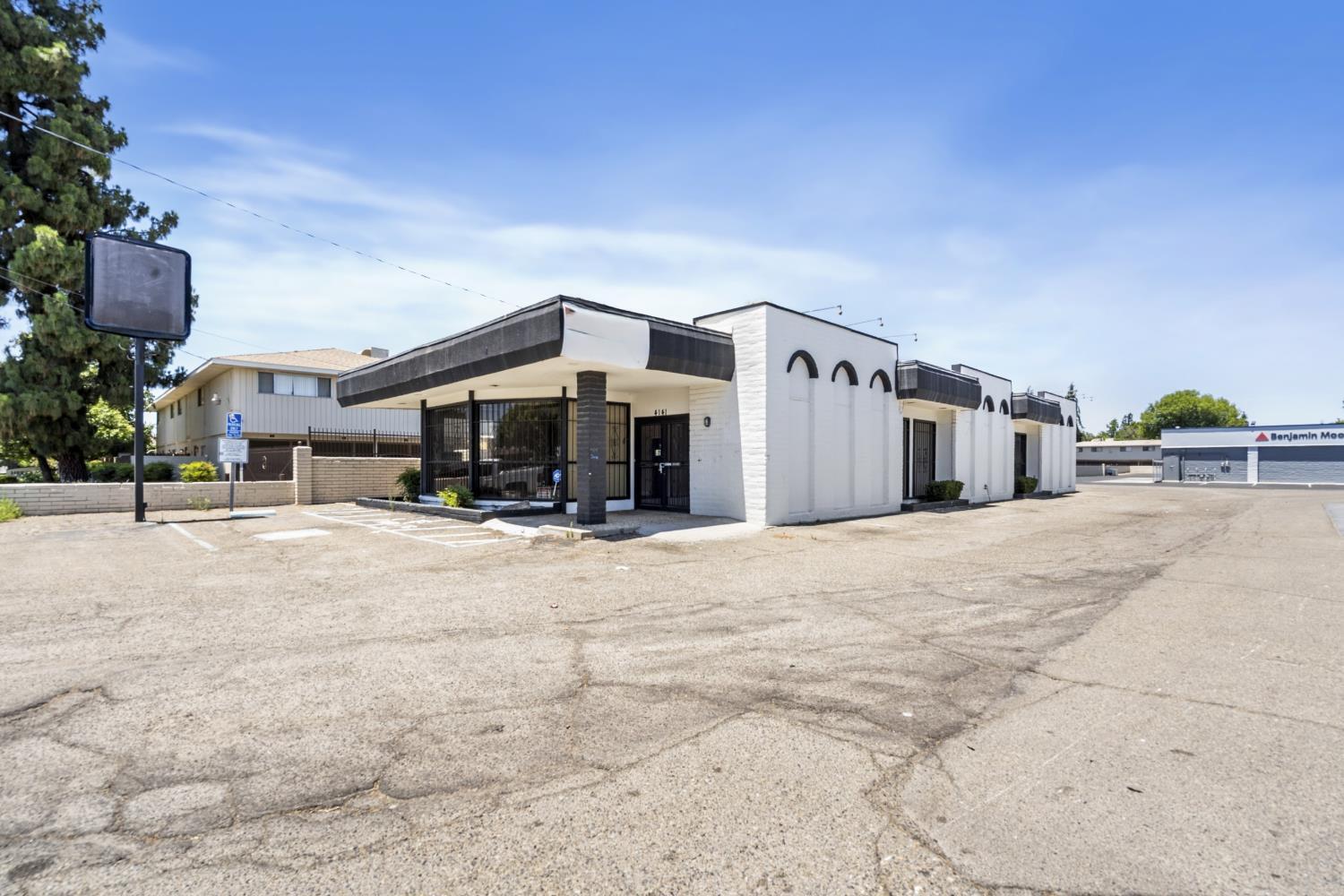 4141 E Gettysburg Ave, Fresno, CA 93726
