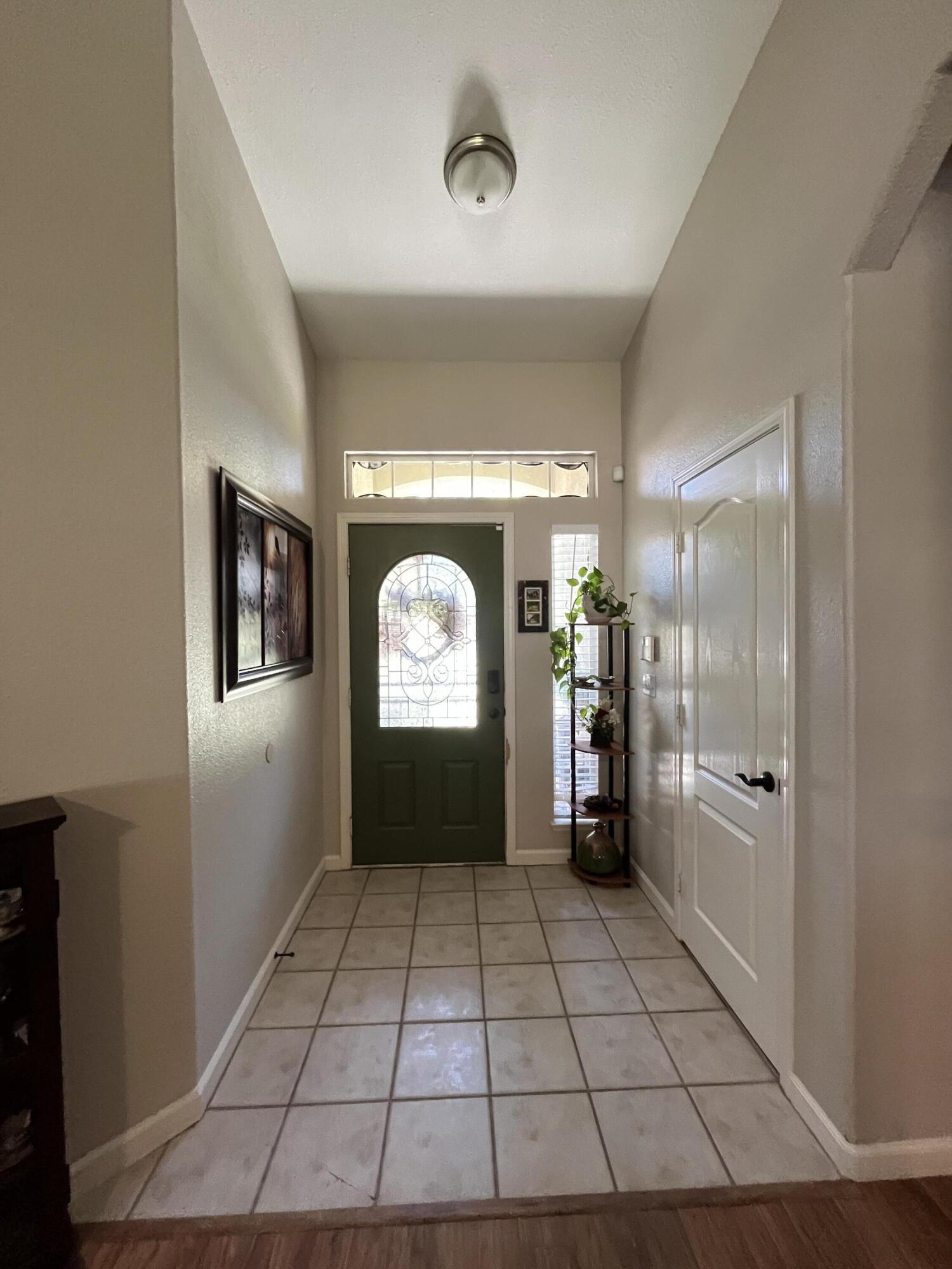 4646 W Manor Ct, Visalia, CA 93291