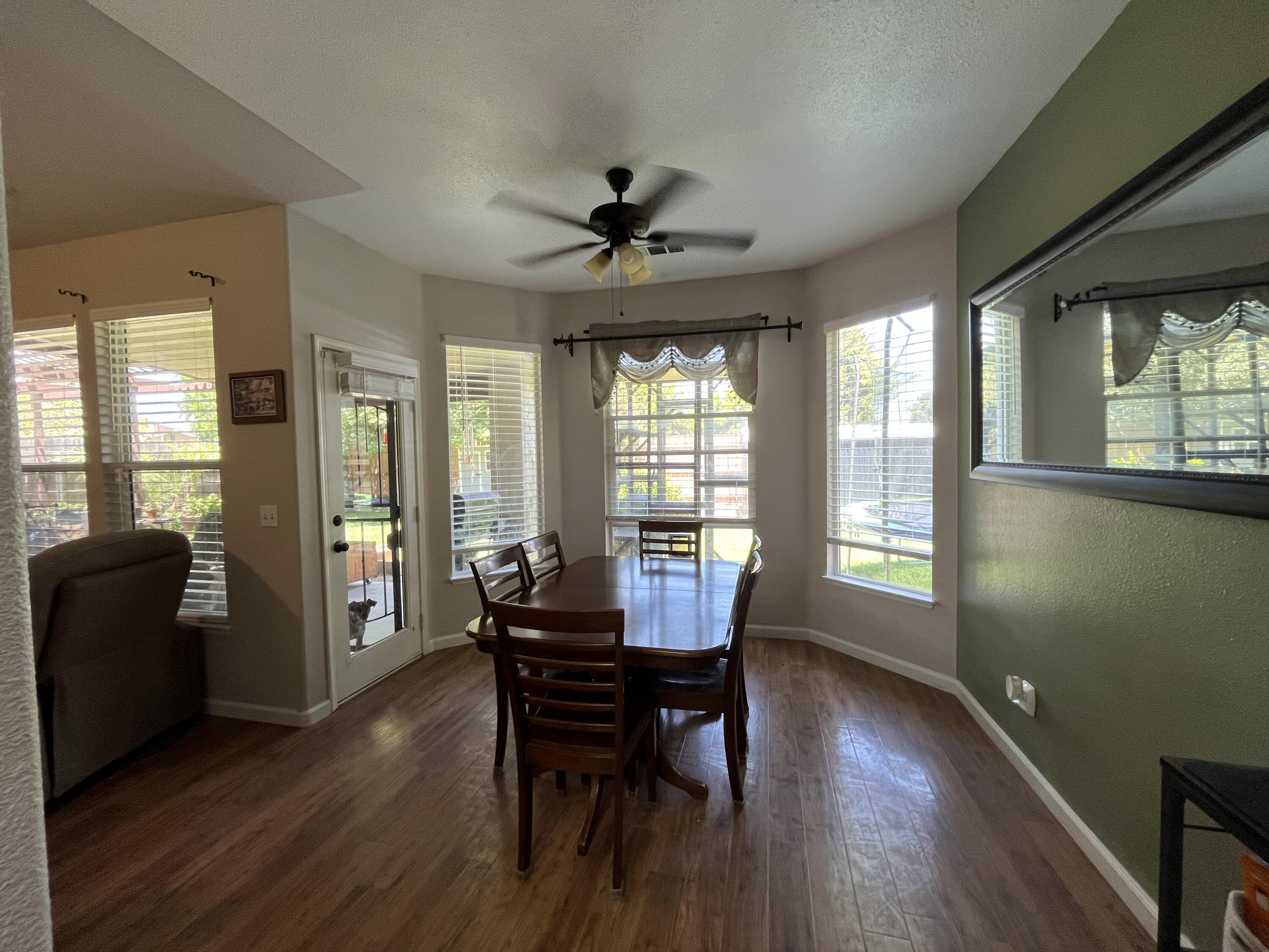 4646 W Manor Ct, Visalia, CA 93291