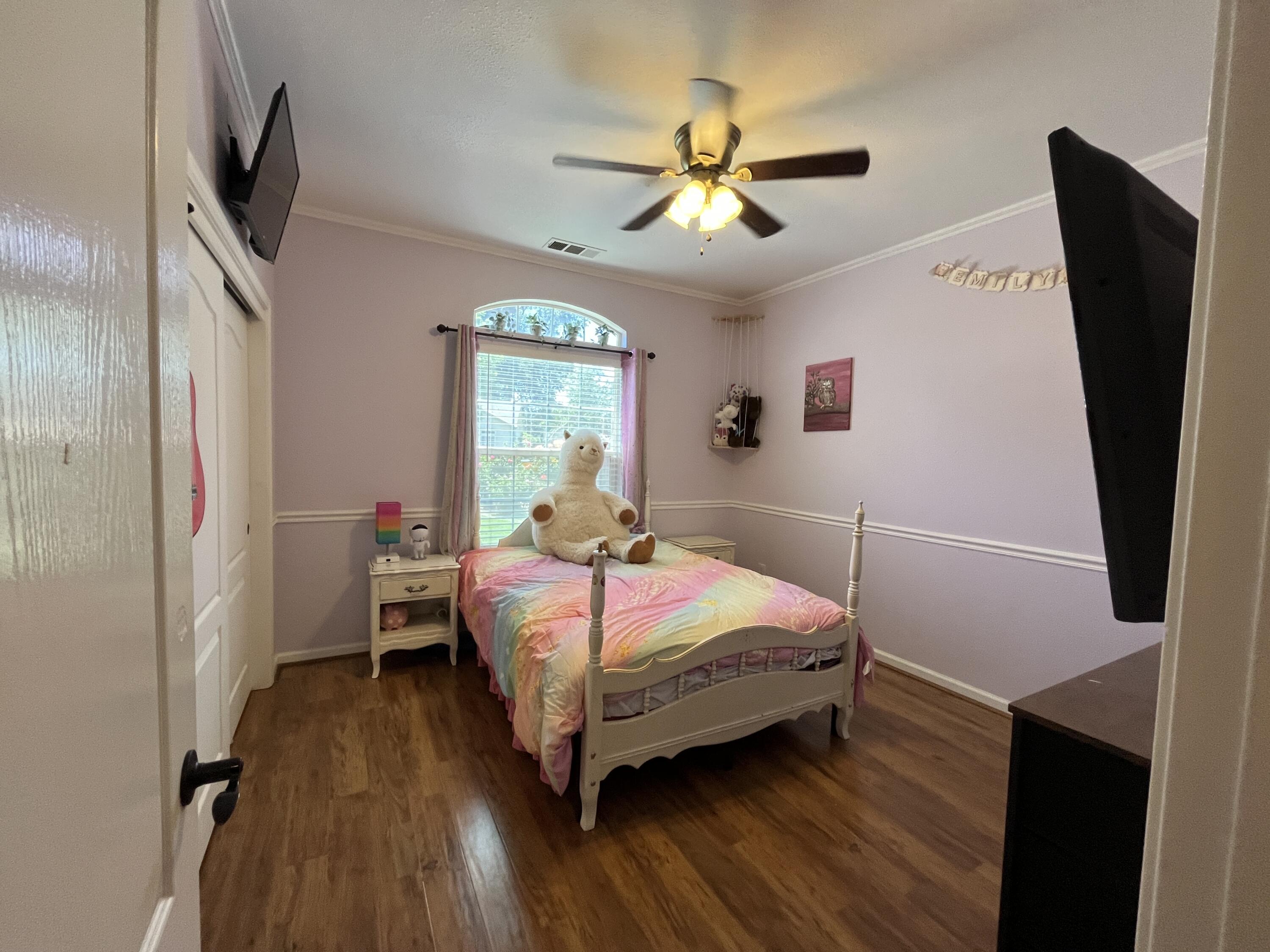 4646 W Manor Ct, Visalia, CA 93291