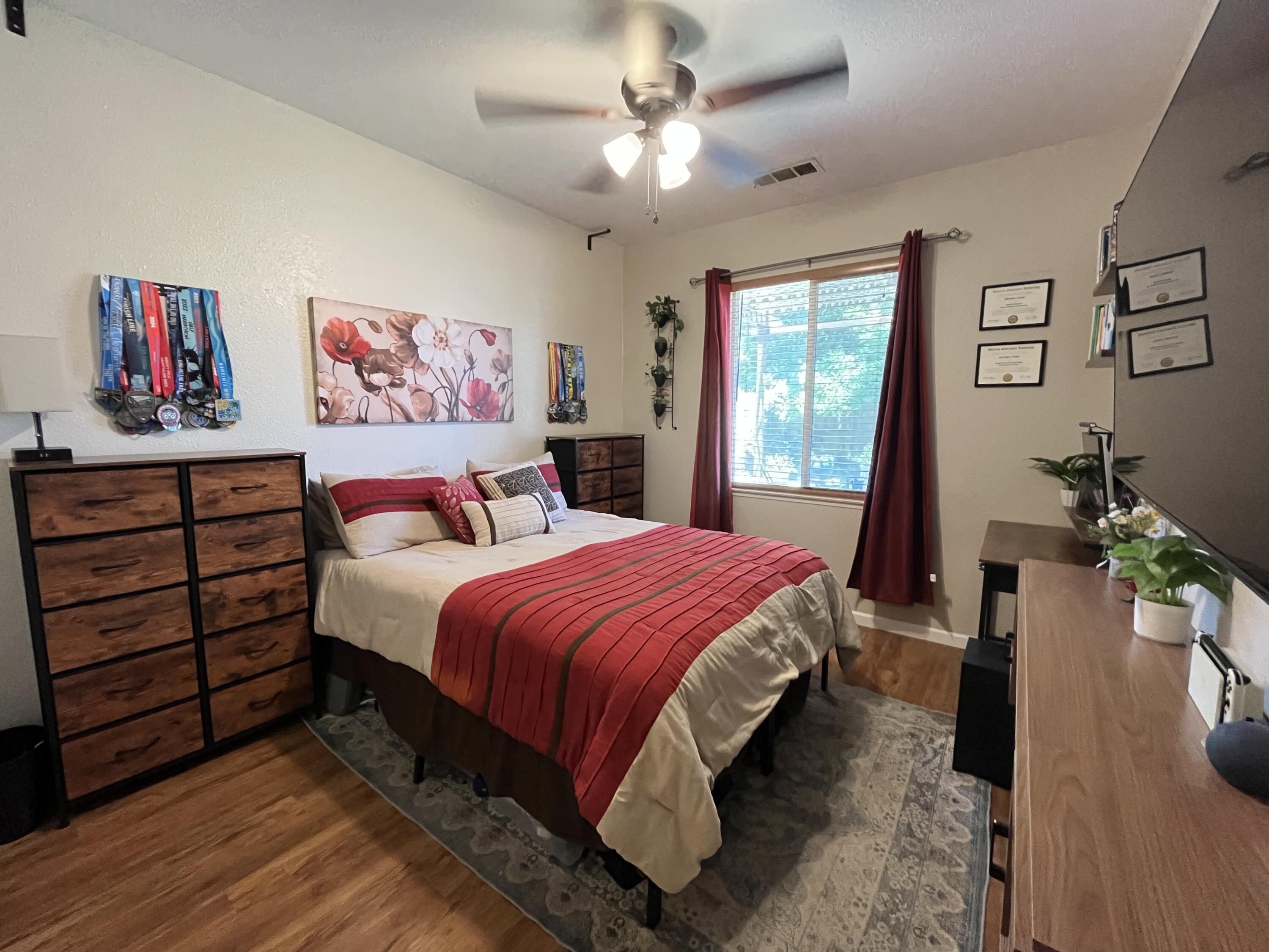 4646 W Manor Ct, Visalia, CA 93291