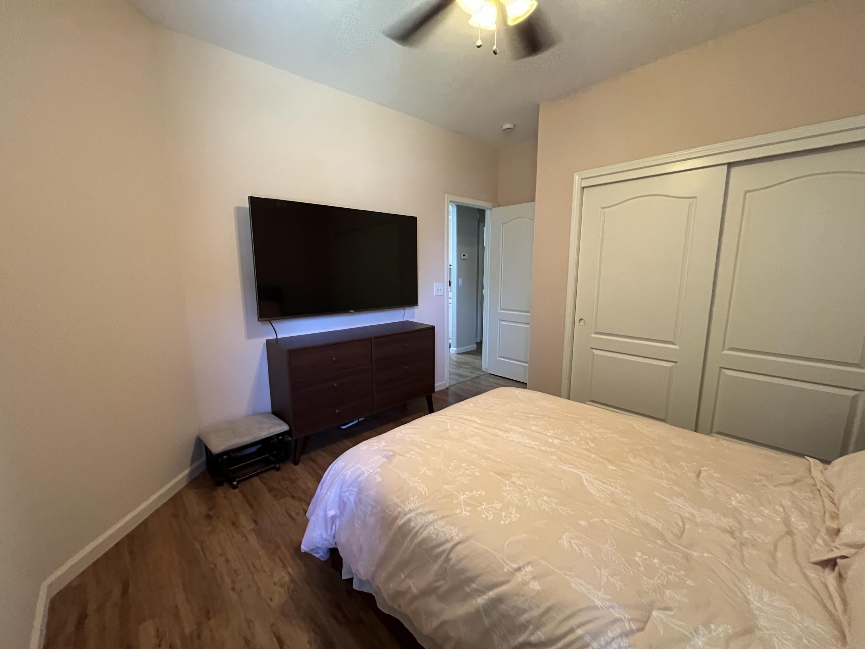 4646 W Manor Ct, Visalia, CA 93291