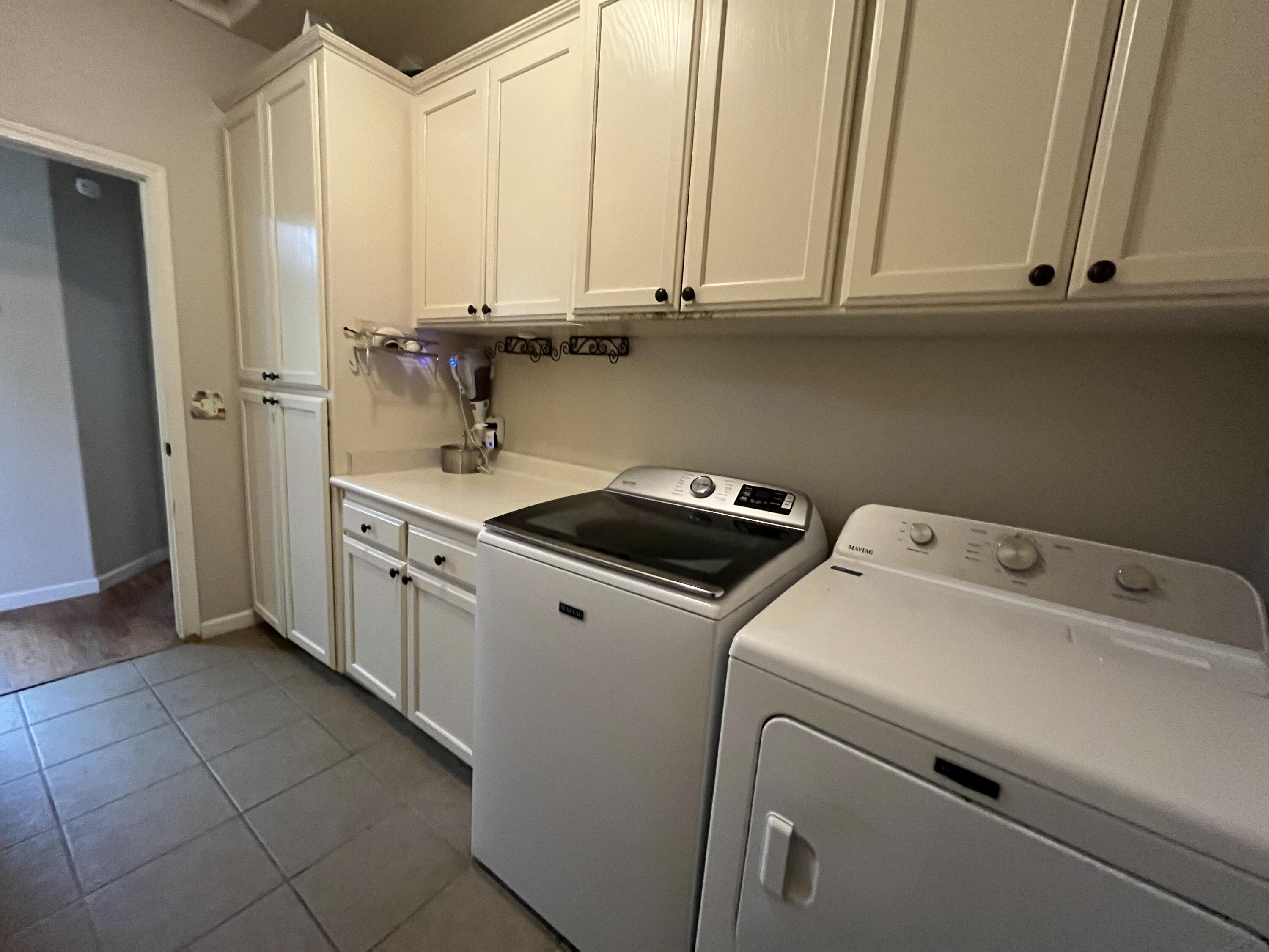 4646 W Manor Ct, Visalia, CA 93291