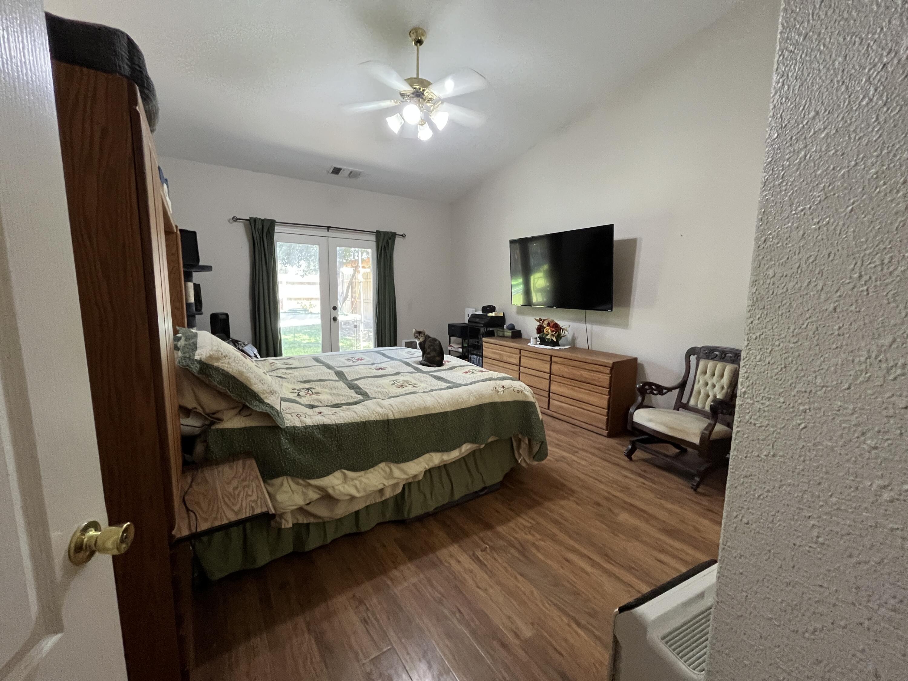 4646 W Manor Ct, Visalia, CA 93291