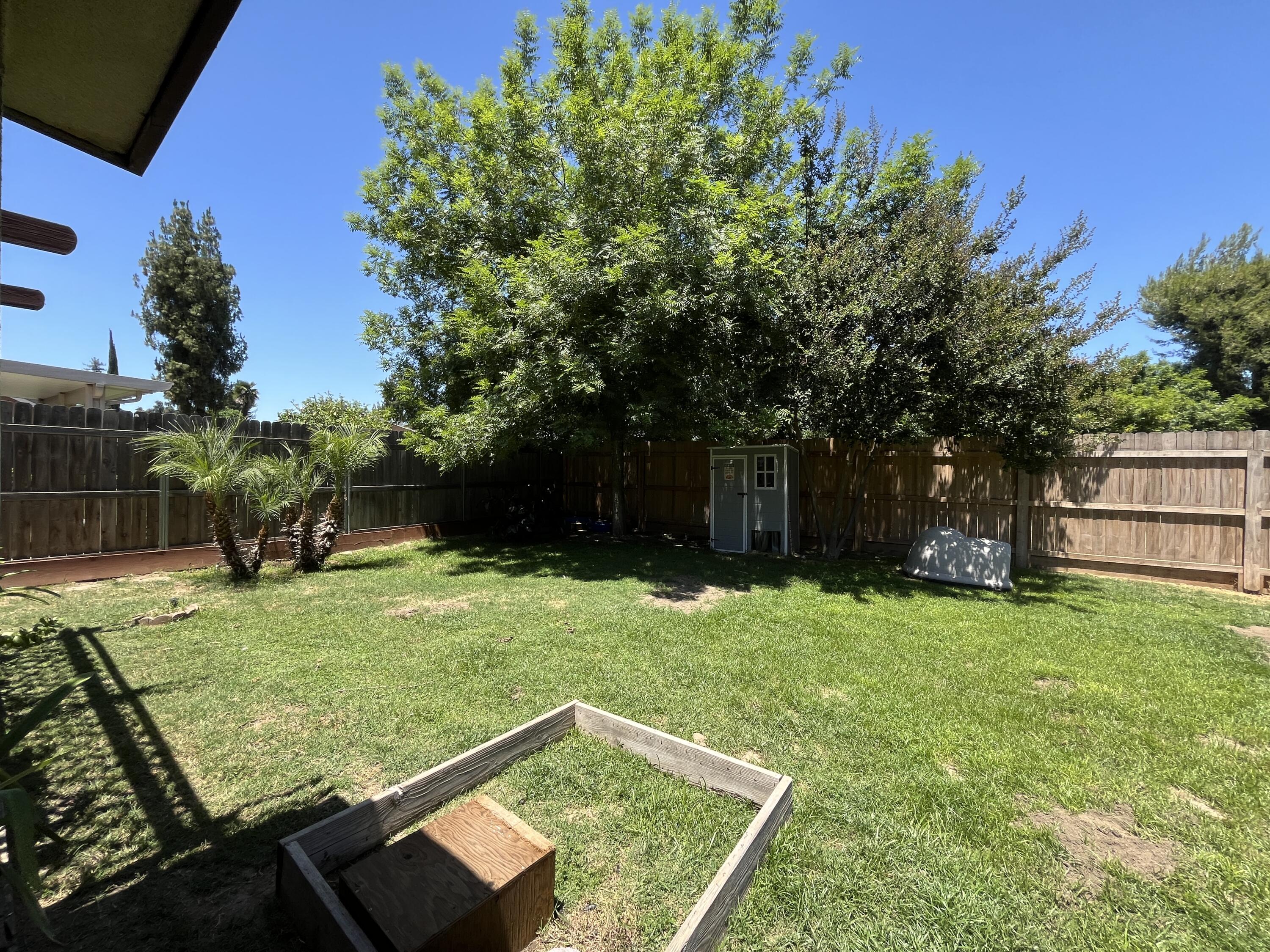 4646 W Manor Ct, Visalia, CA 93291