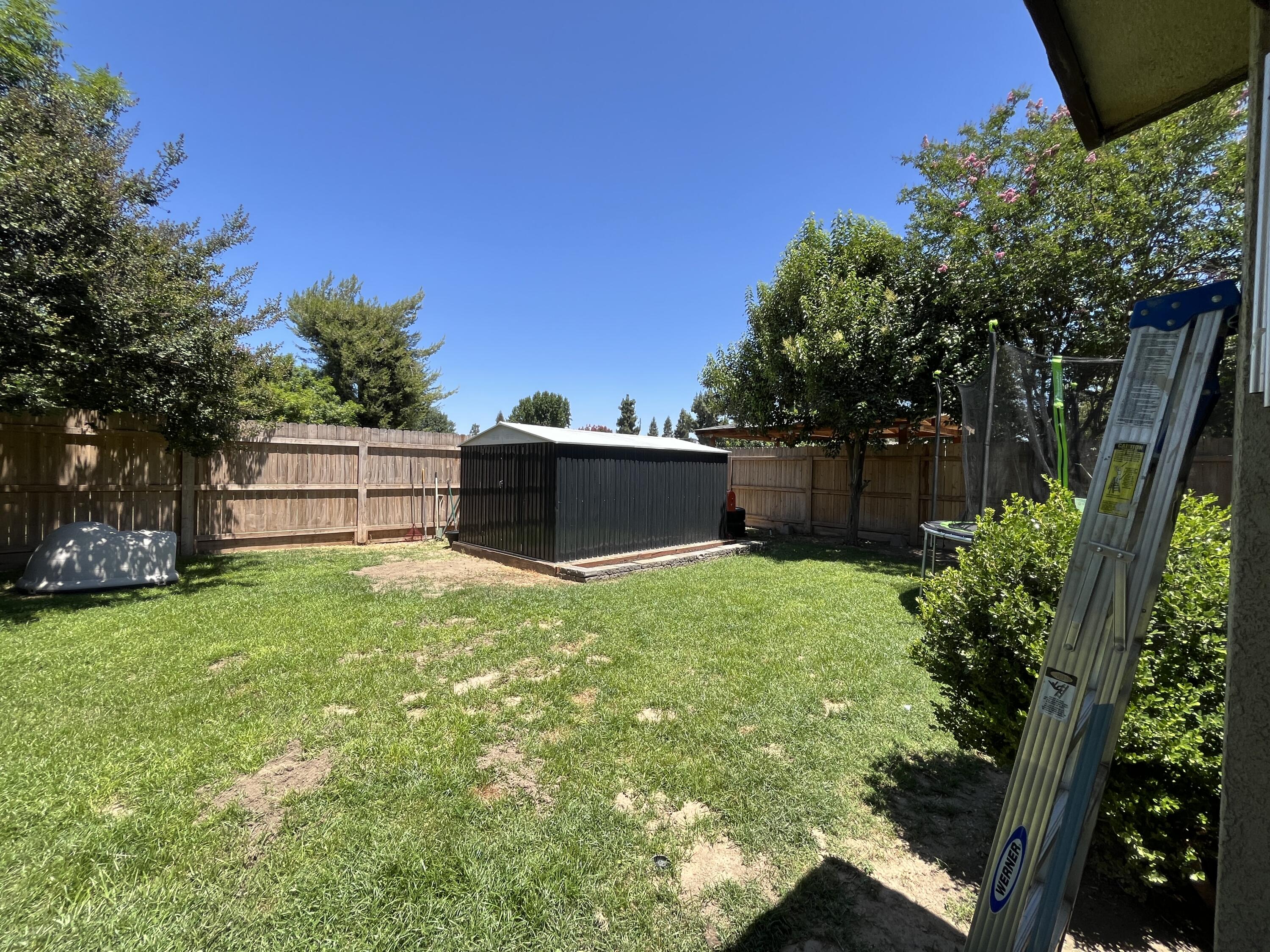 4646 W Manor Ct, Visalia, CA 93291
