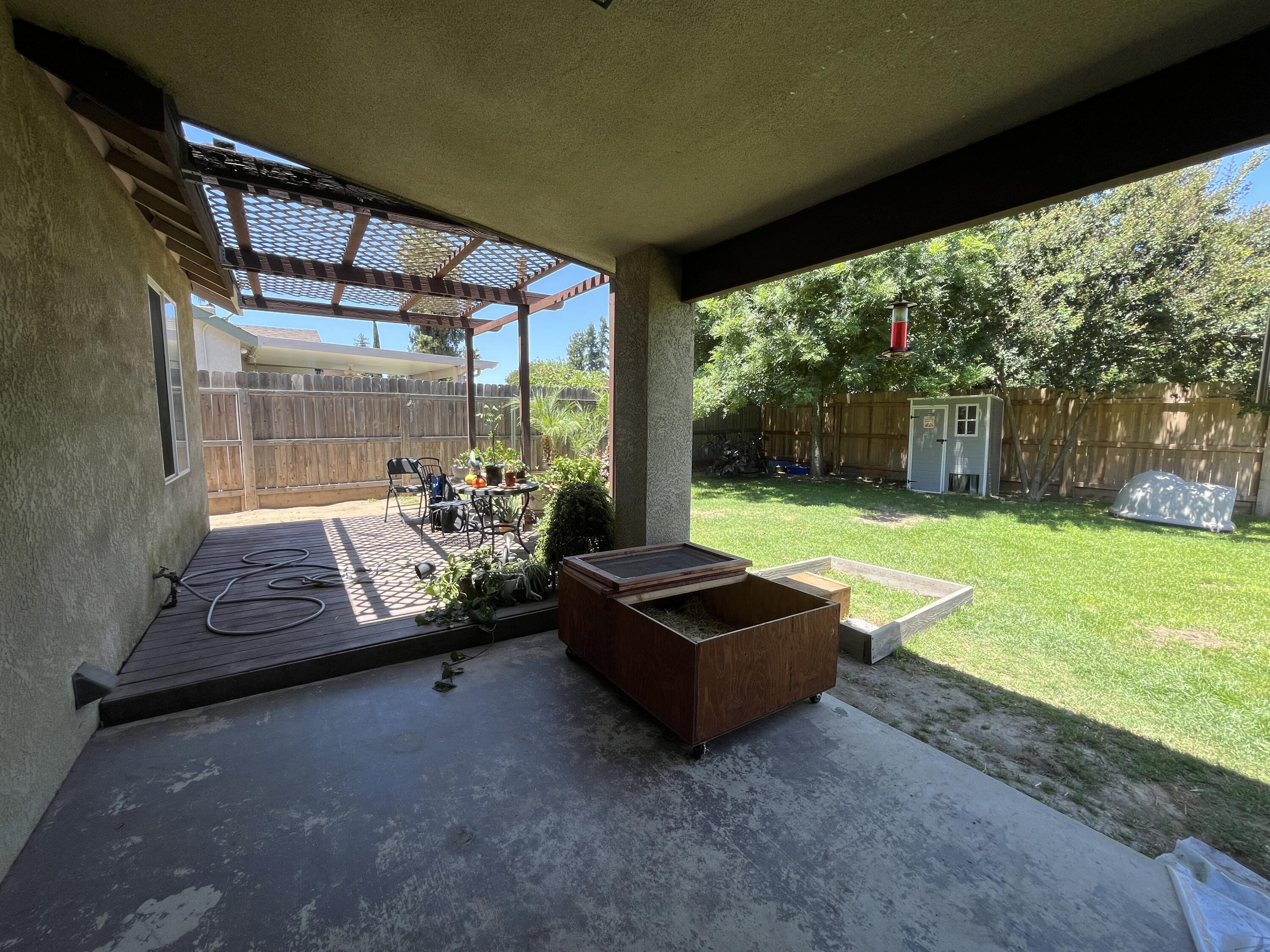 4646 W Manor Ct, Visalia, CA 93291