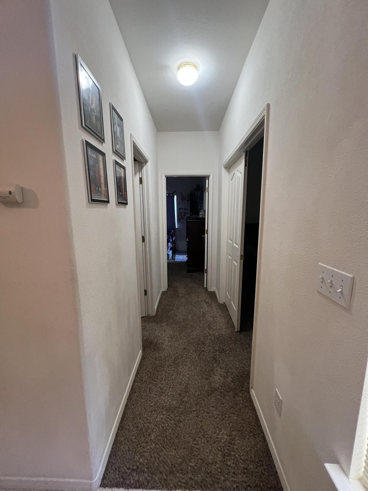 1532 W Picadilly Ct, Hanford, CA 93230