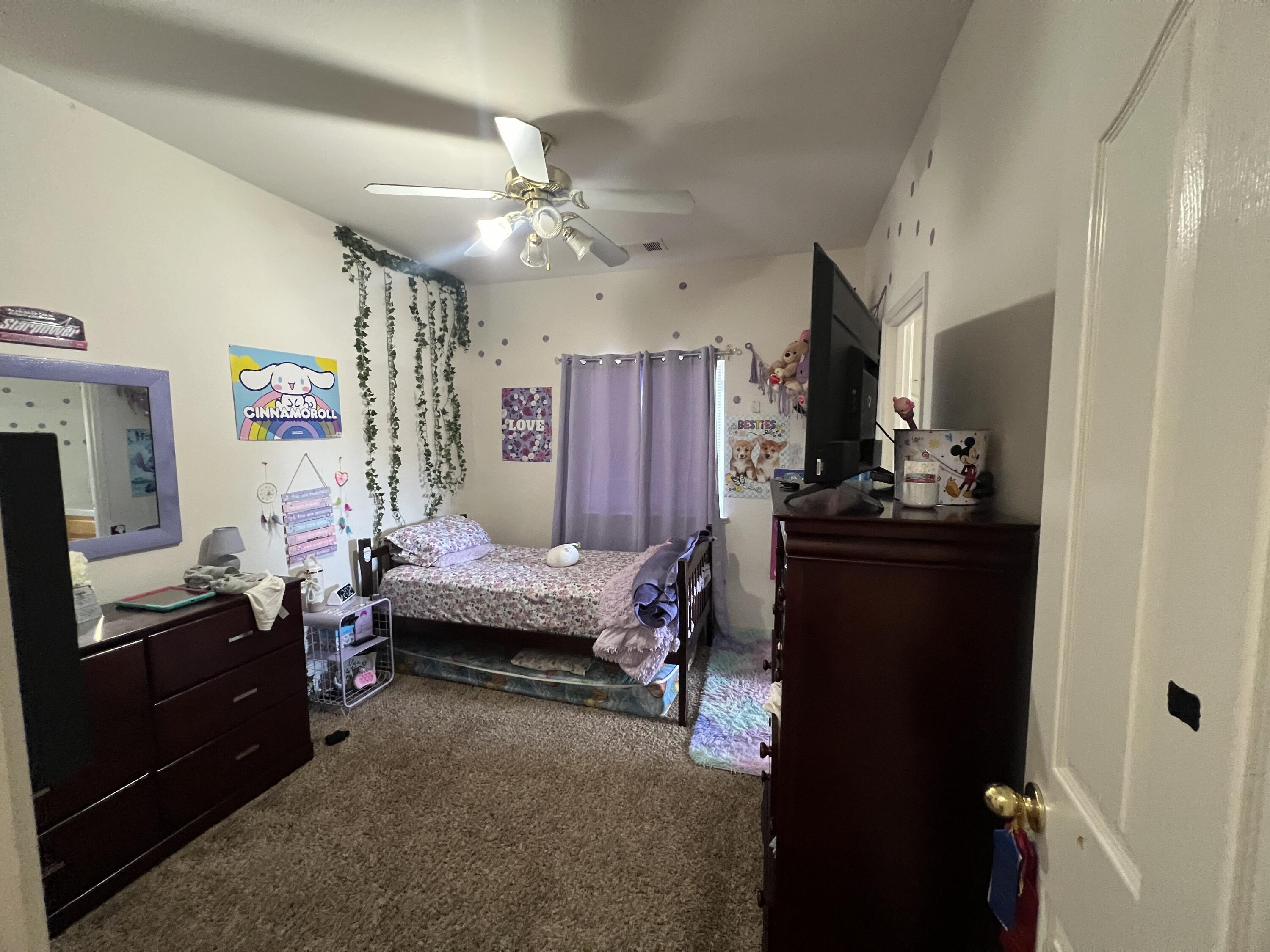 1532 W Picadilly Ct, Hanford, CA 93230
