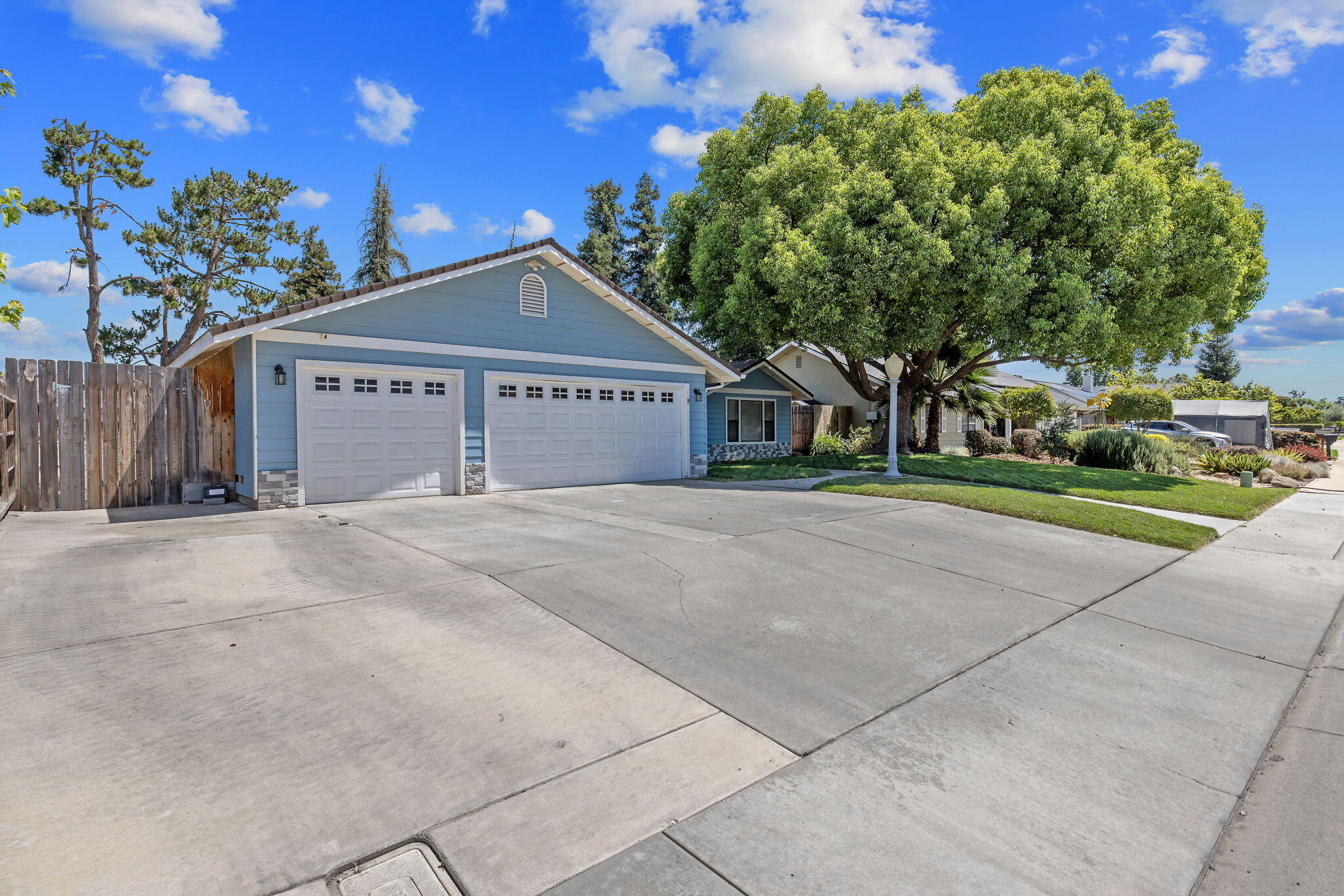 2612 E Feemster, Visalia, CA 93292