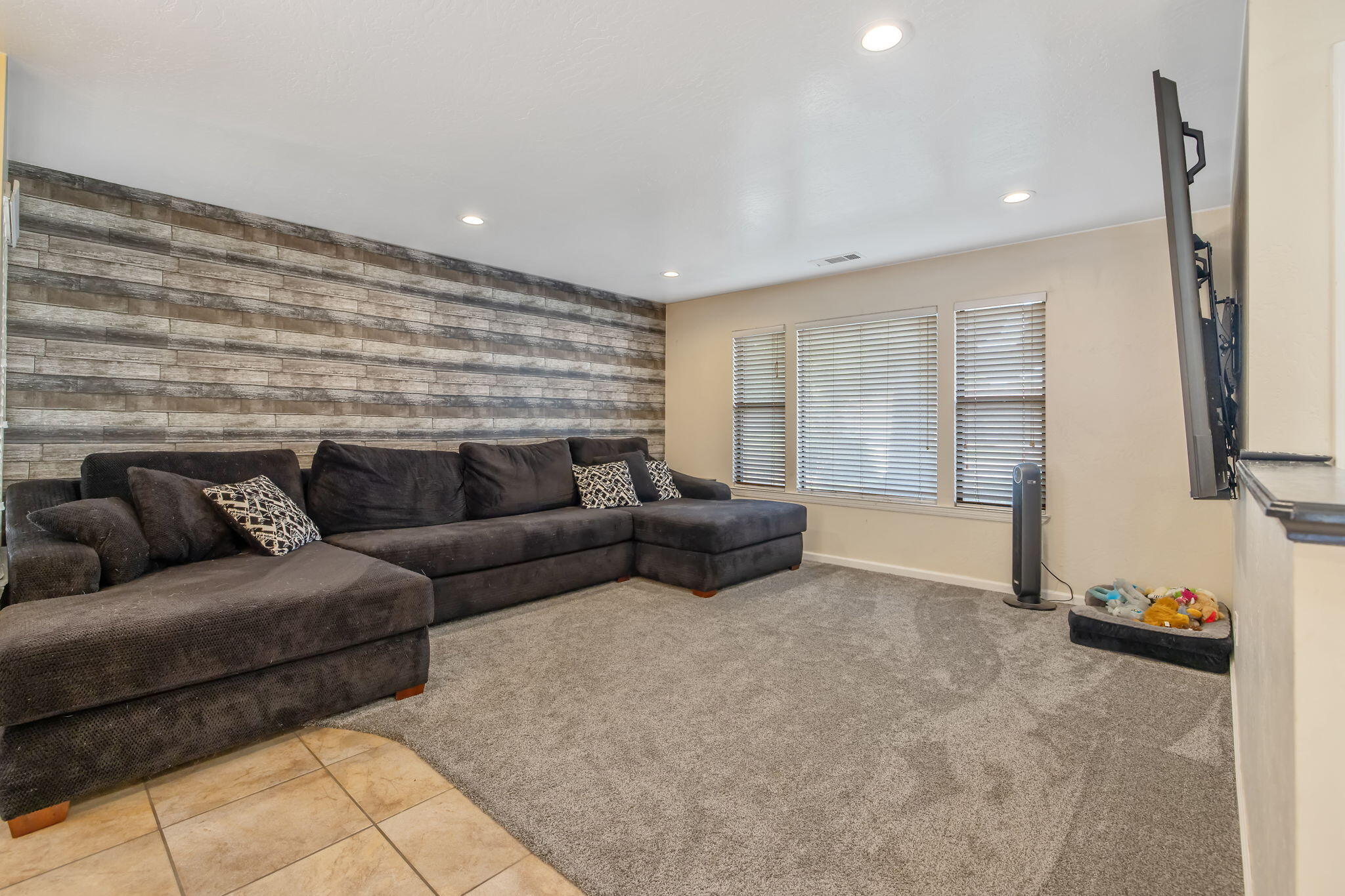 2612 E Feemster, Visalia, CA 93292