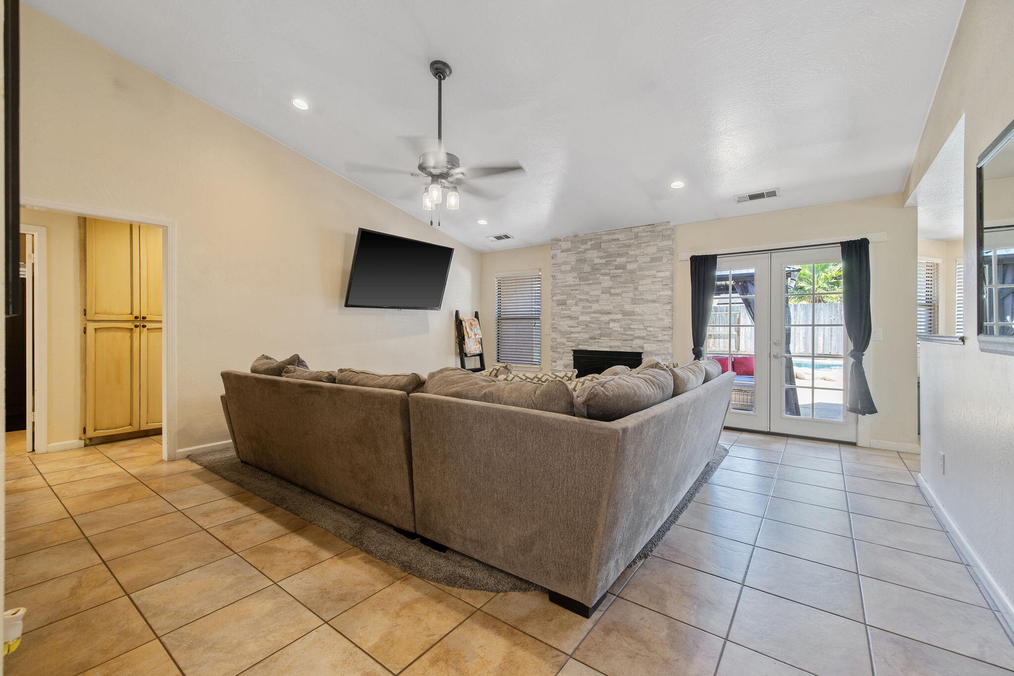2612 E Feemster, Visalia, CA 93292