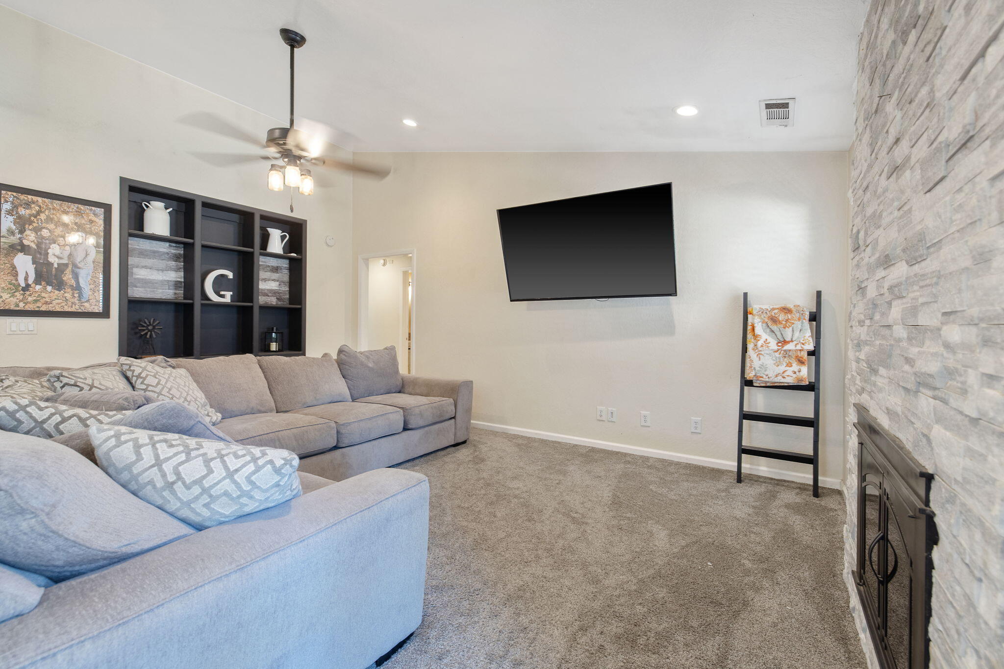 2612 E Feemster, Visalia, CA 93292