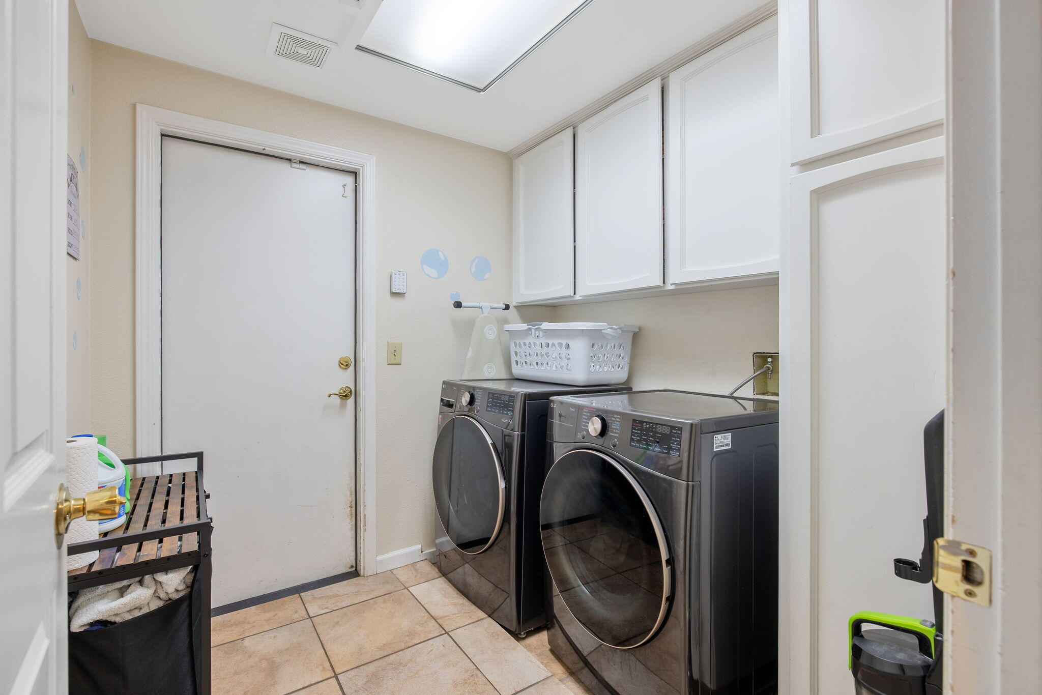 2612 E Feemster, Visalia, CA 93292