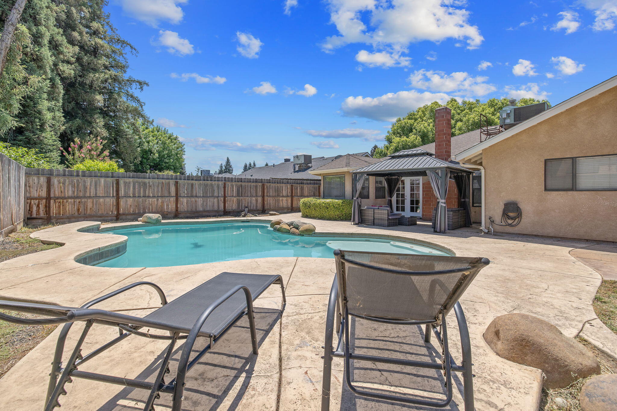 2612 E Feemster, Visalia, CA 93292