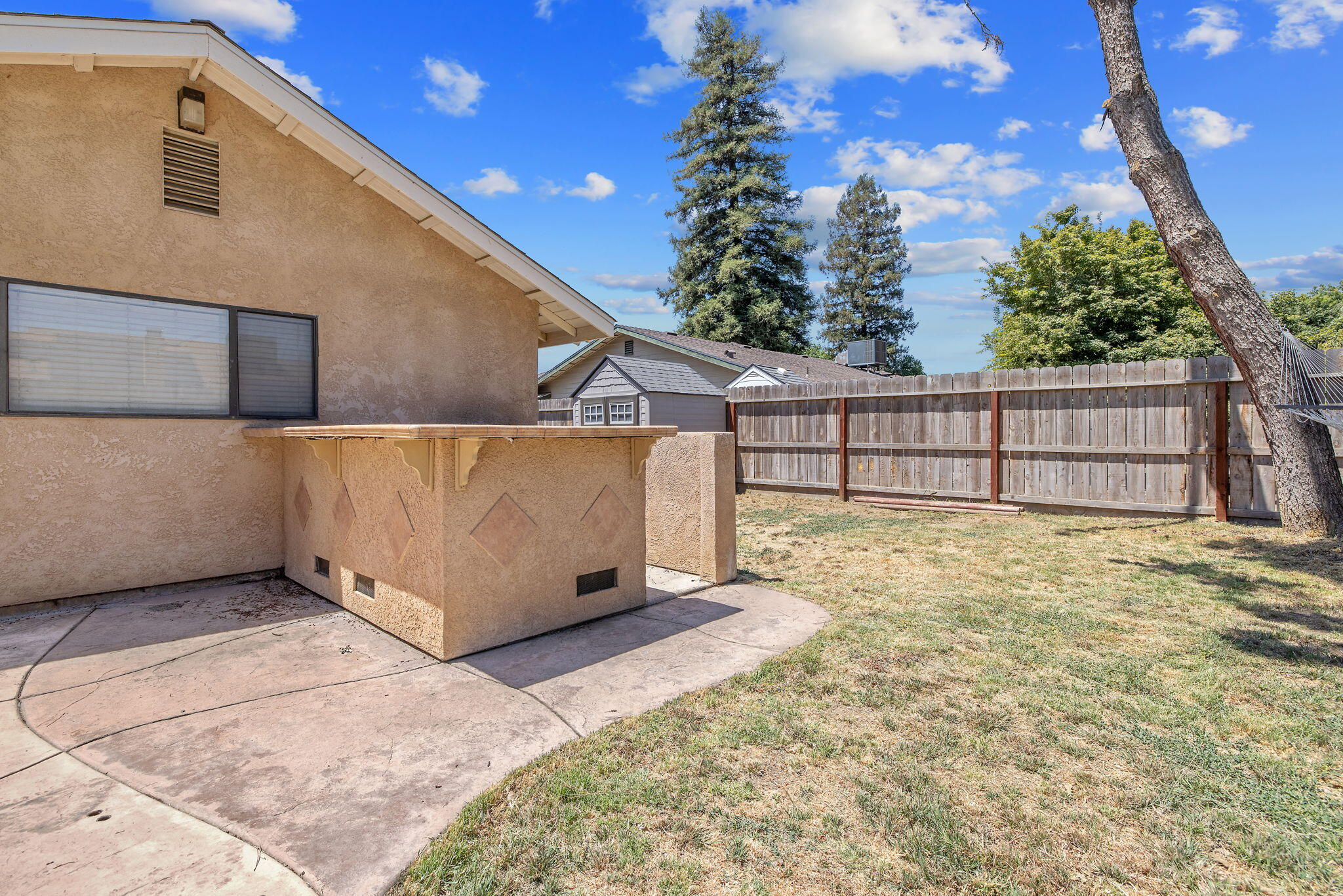 2612 E Feemster, Visalia, CA 93292