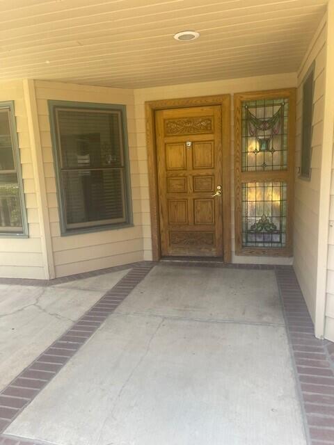 144 E Parkview Ave, Visalia, CA 93277