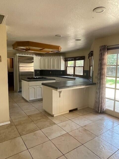 144 E Parkview Ave, Visalia, CA 93277