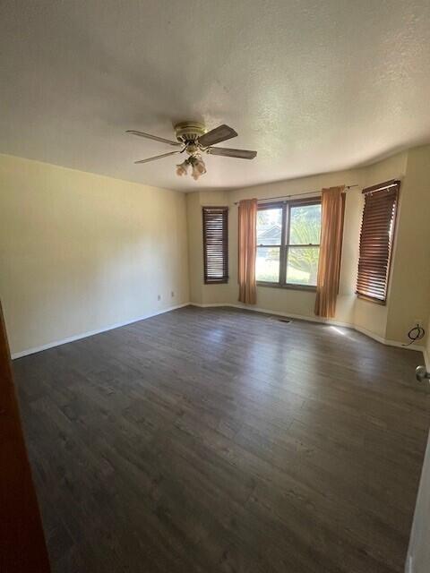 144 E Parkview Ave, Visalia, CA 93277