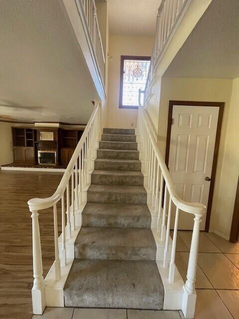 144 E Parkview Ave, Visalia, CA 93277