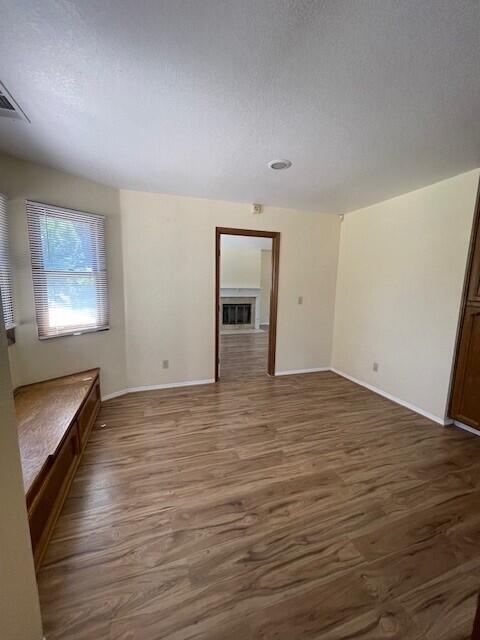 144 E Parkview Ave, Visalia, CA 93277