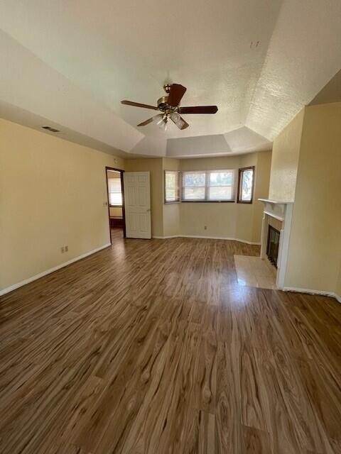144 E Parkview Ave, Visalia, CA 93277