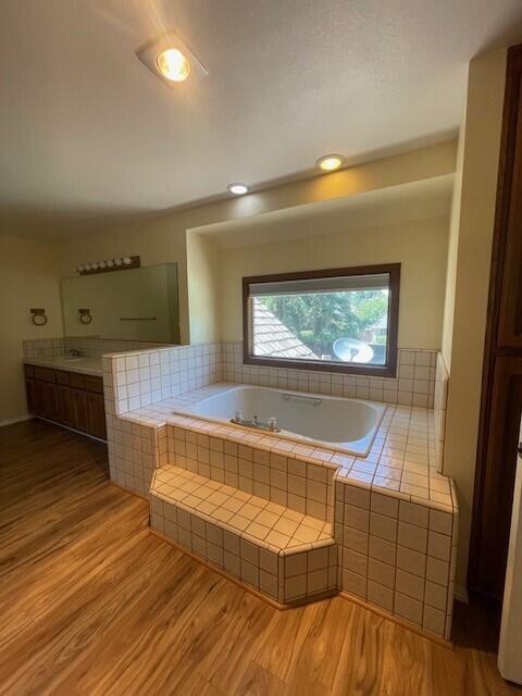 144 E Parkview Ave, Visalia, CA 93277