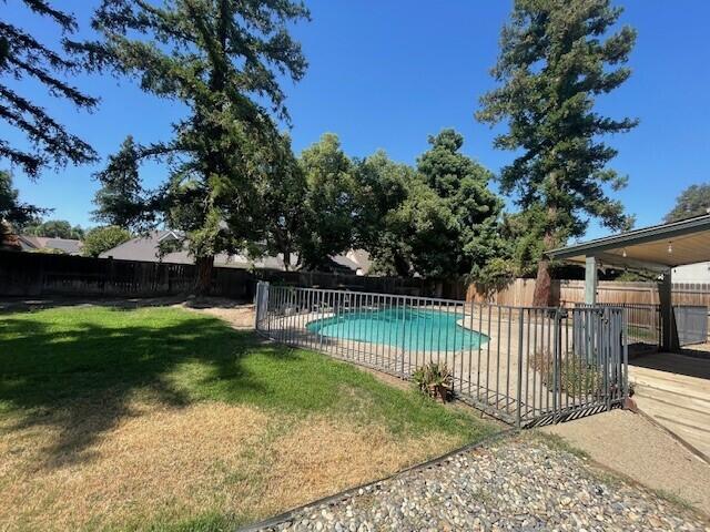 144 E Parkview Ave, Visalia, CA 93277