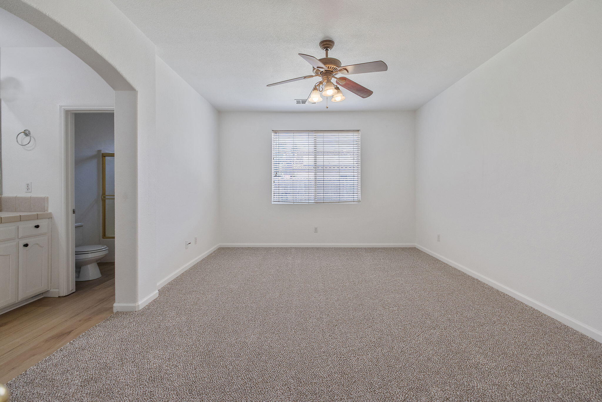 4125 W Harold, Visalia, CA 93291