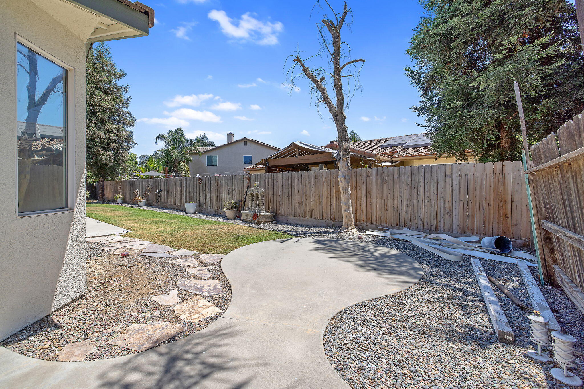 4125 W Harold, Visalia, CA 93291