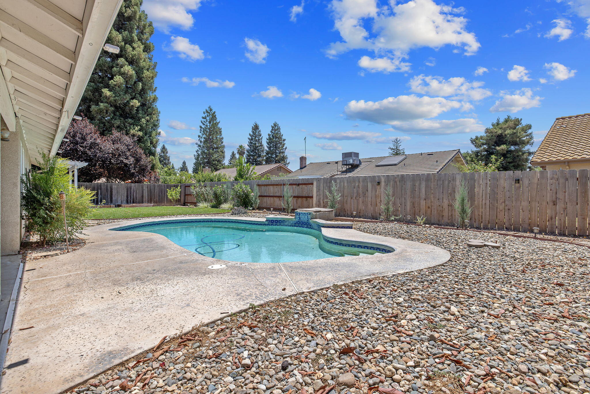 2723 W Harold Ave, Visalia, CA 93291