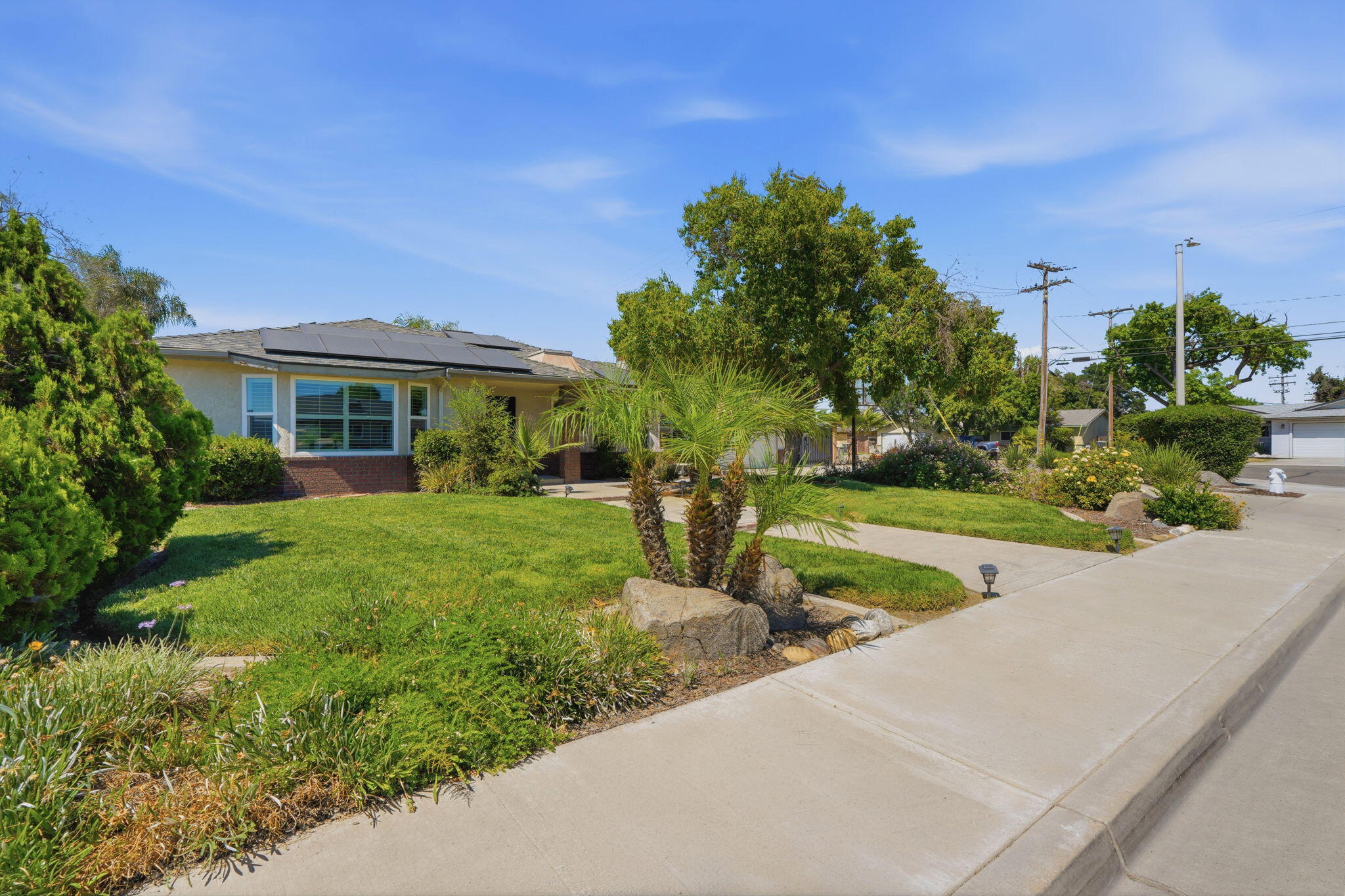 100 W Adrian Way, Hanford, CA 93230