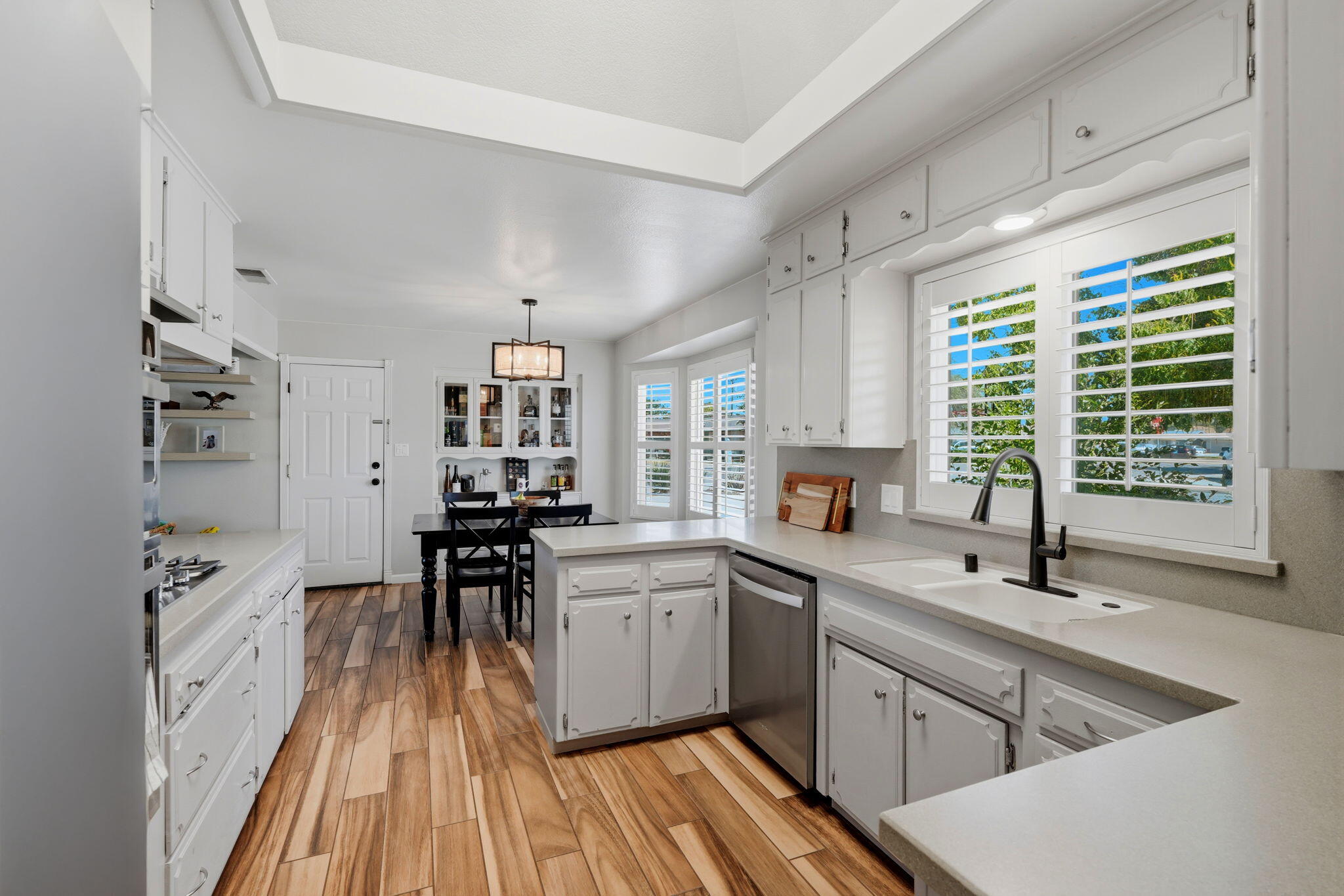 100 W Adrian Way, Hanford, CA 93230