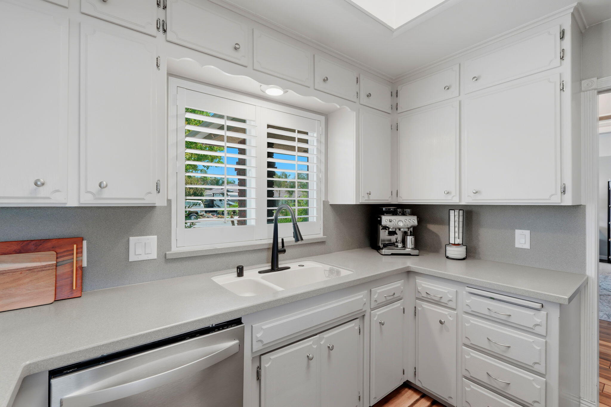 100 W Adrian Way, Hanford, CA 93230