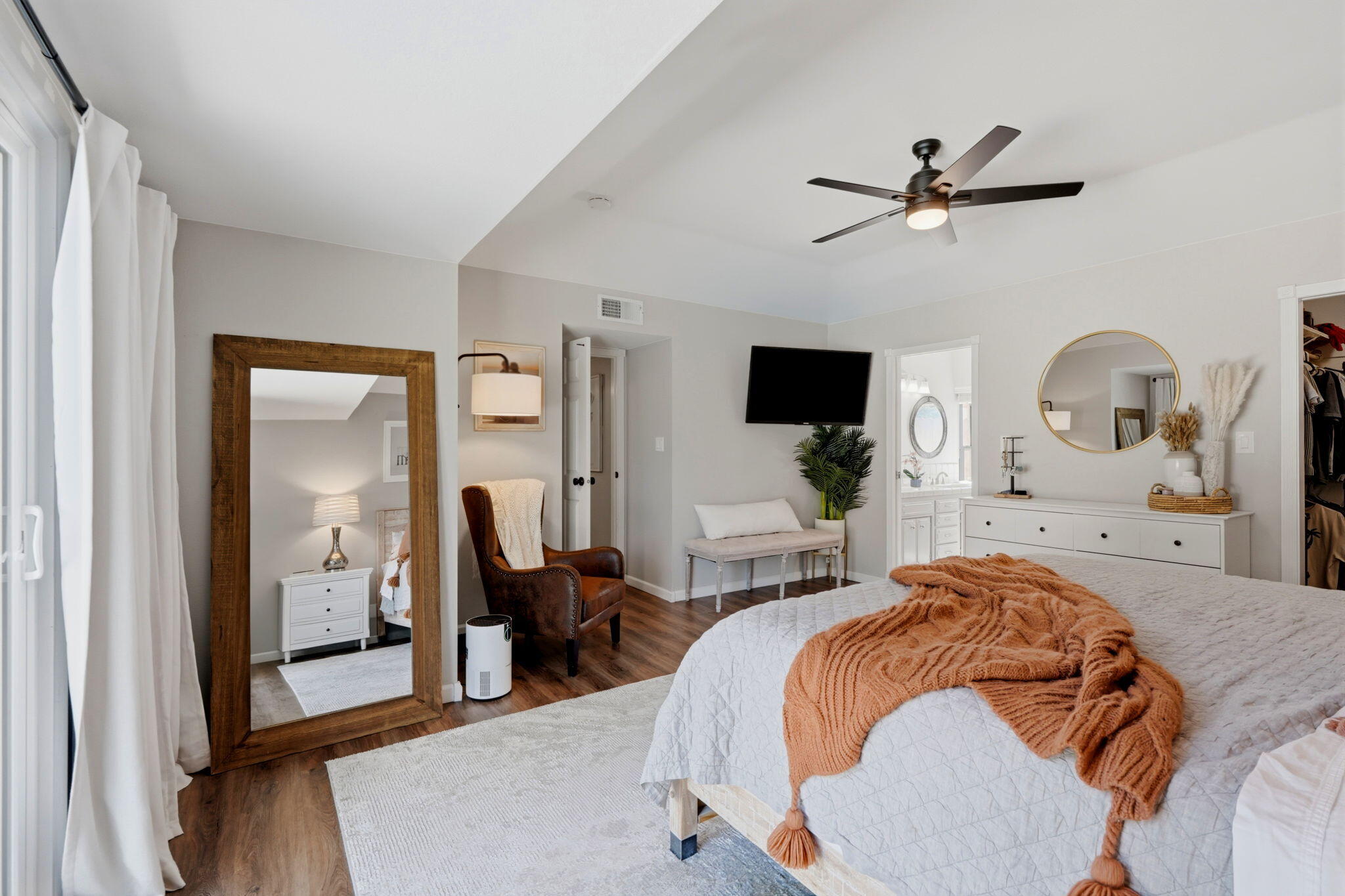 100 W Adrian Way, Hanford, CA 93230
