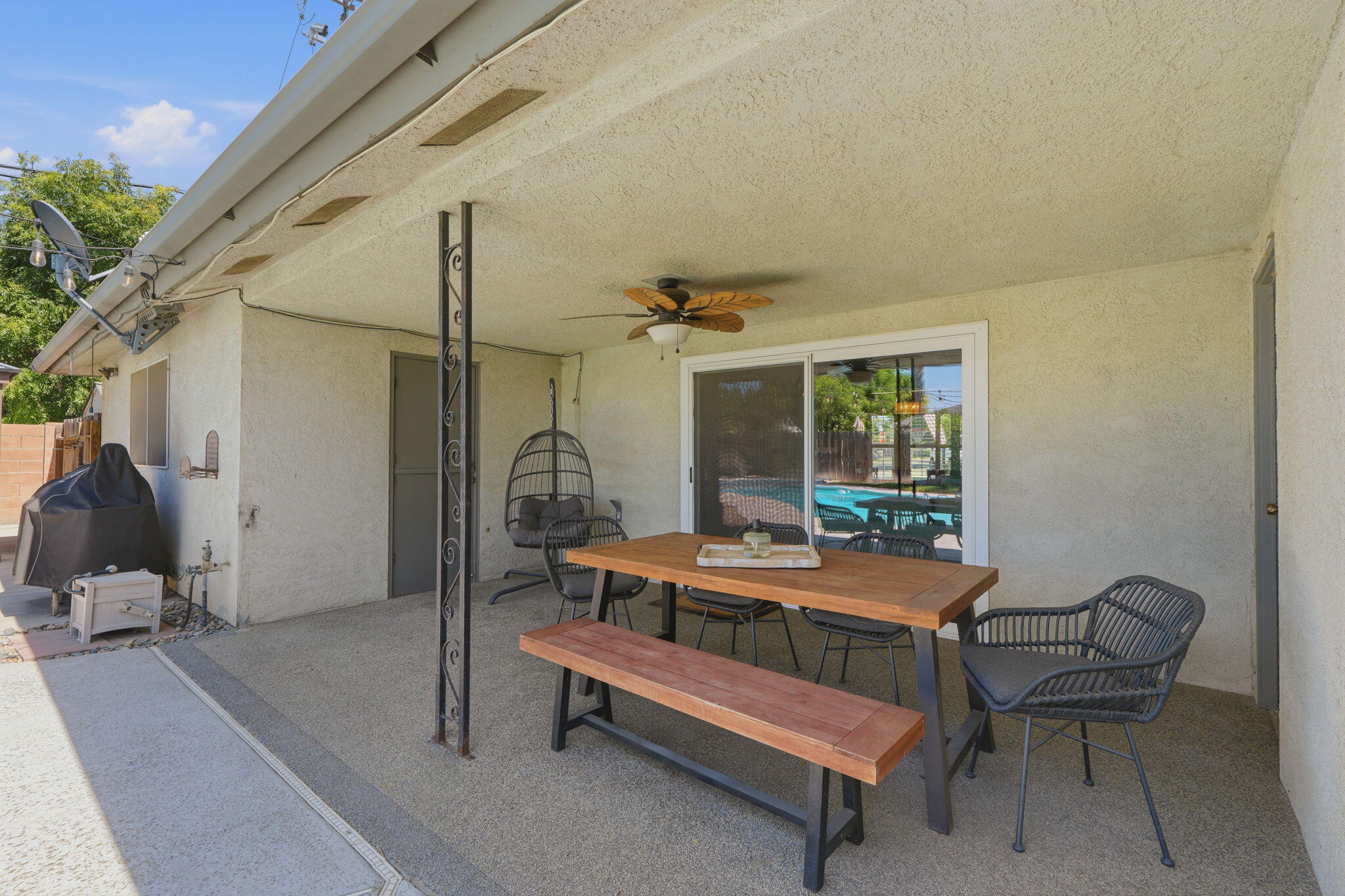 100 W Adrian Way, Hanford, CA 93230