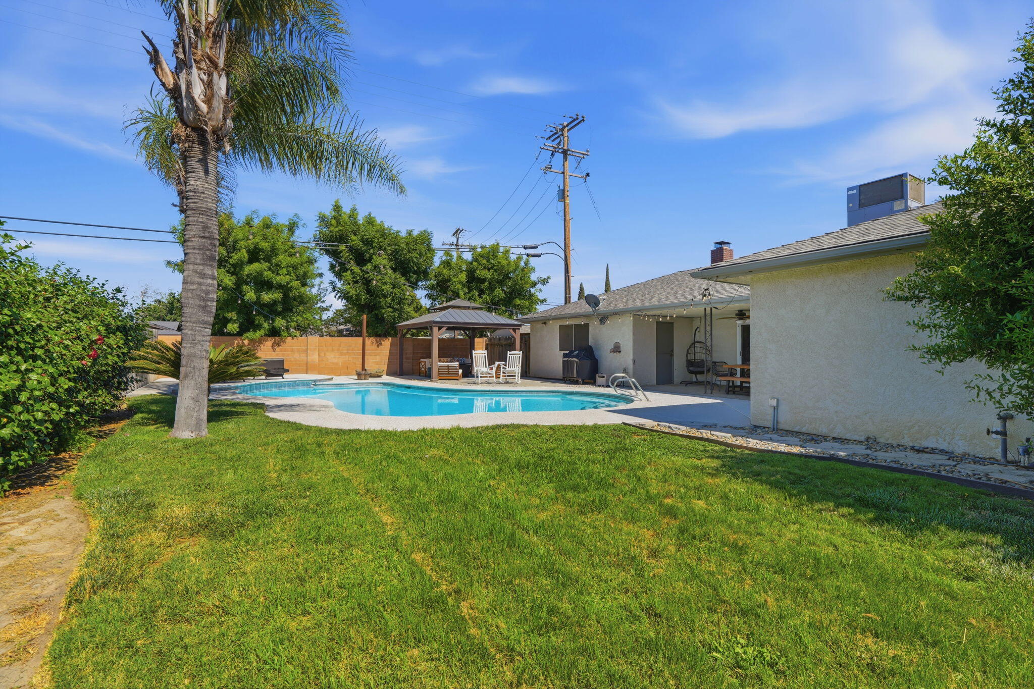 100 W Adrian Way, Hanford, CA 93230