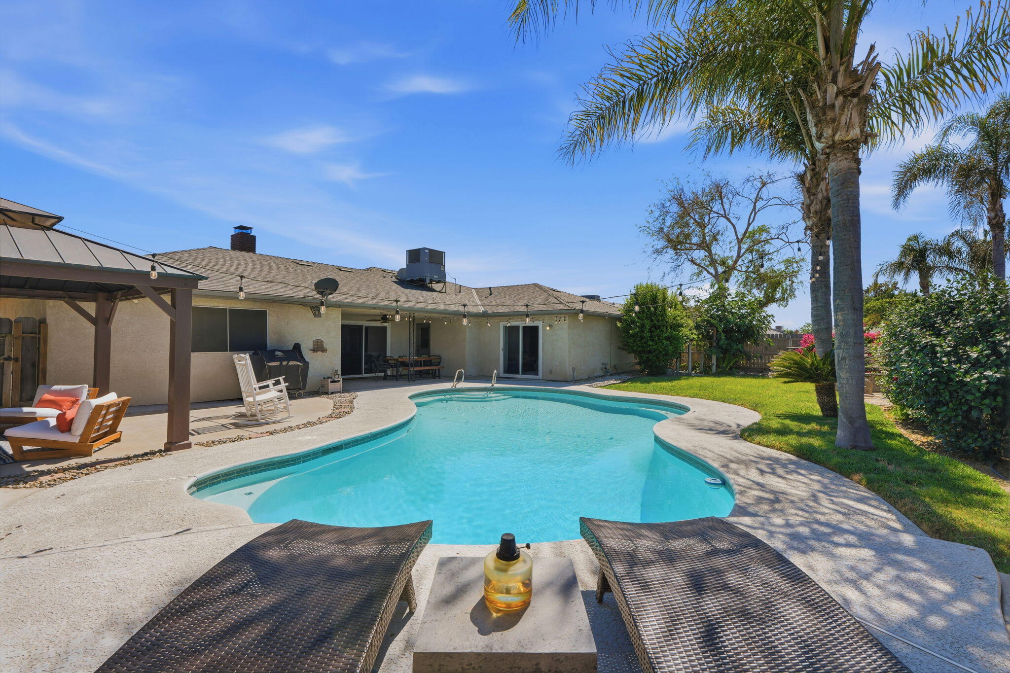 100 W Adrian Way, Hanford, CA 93230