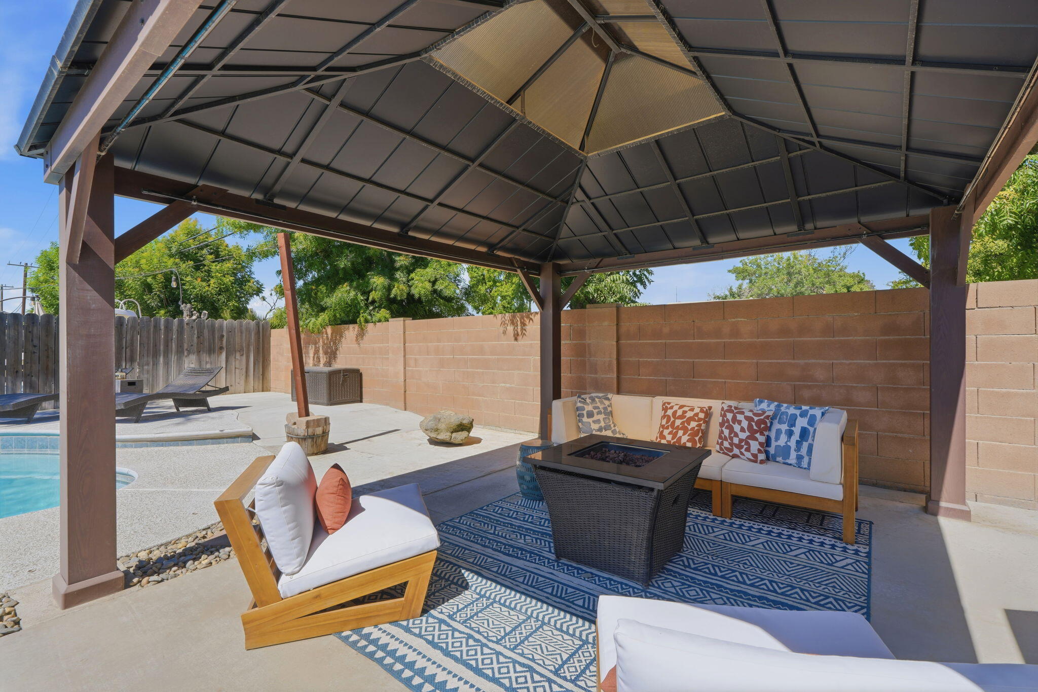 100 W Adrian Way, Hanford, CA 93230