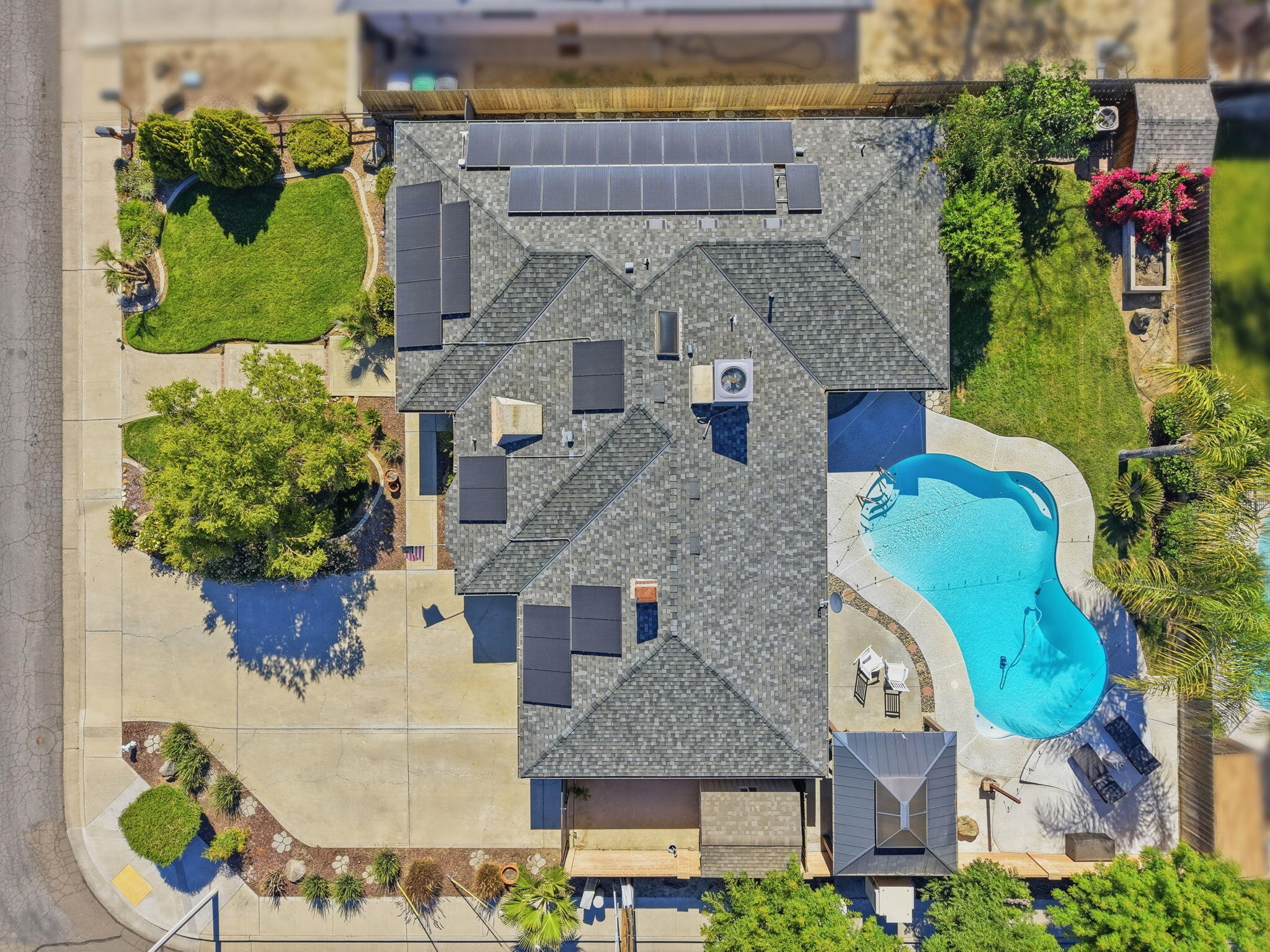 100 W Adrian Way, Hanford, CA 93230