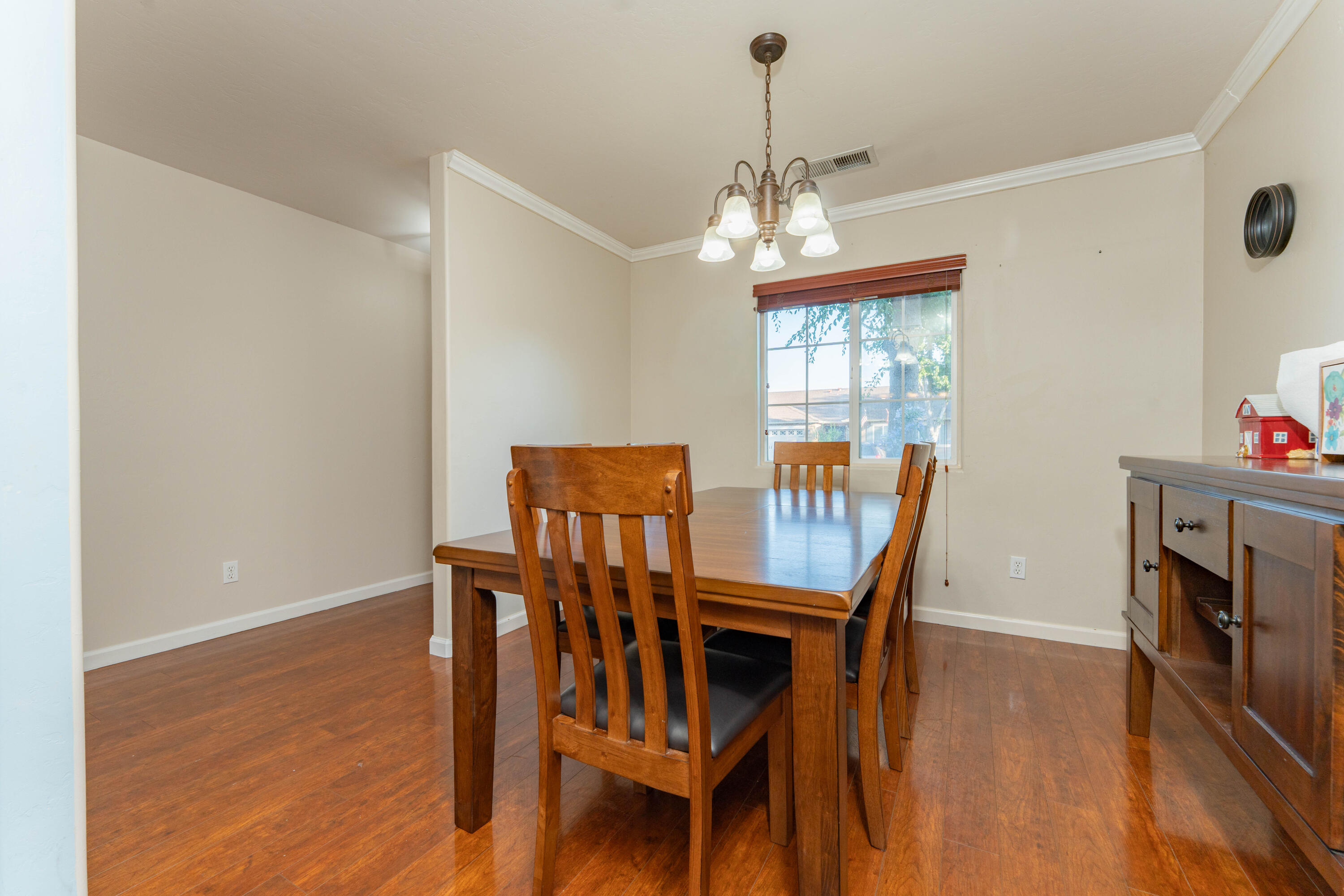 4304 E Oak Ave, Visalia, CA 93291