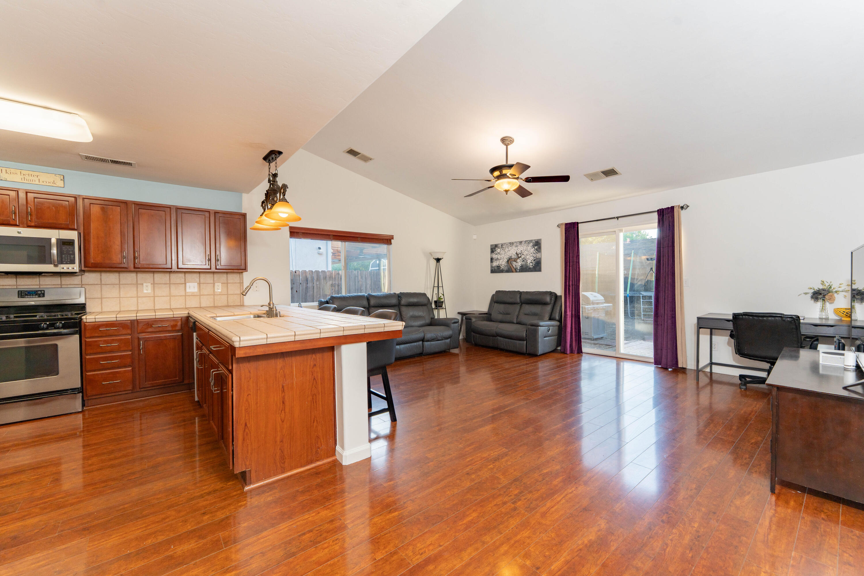 4304 E Oak Ave, Visalia, CA 93291