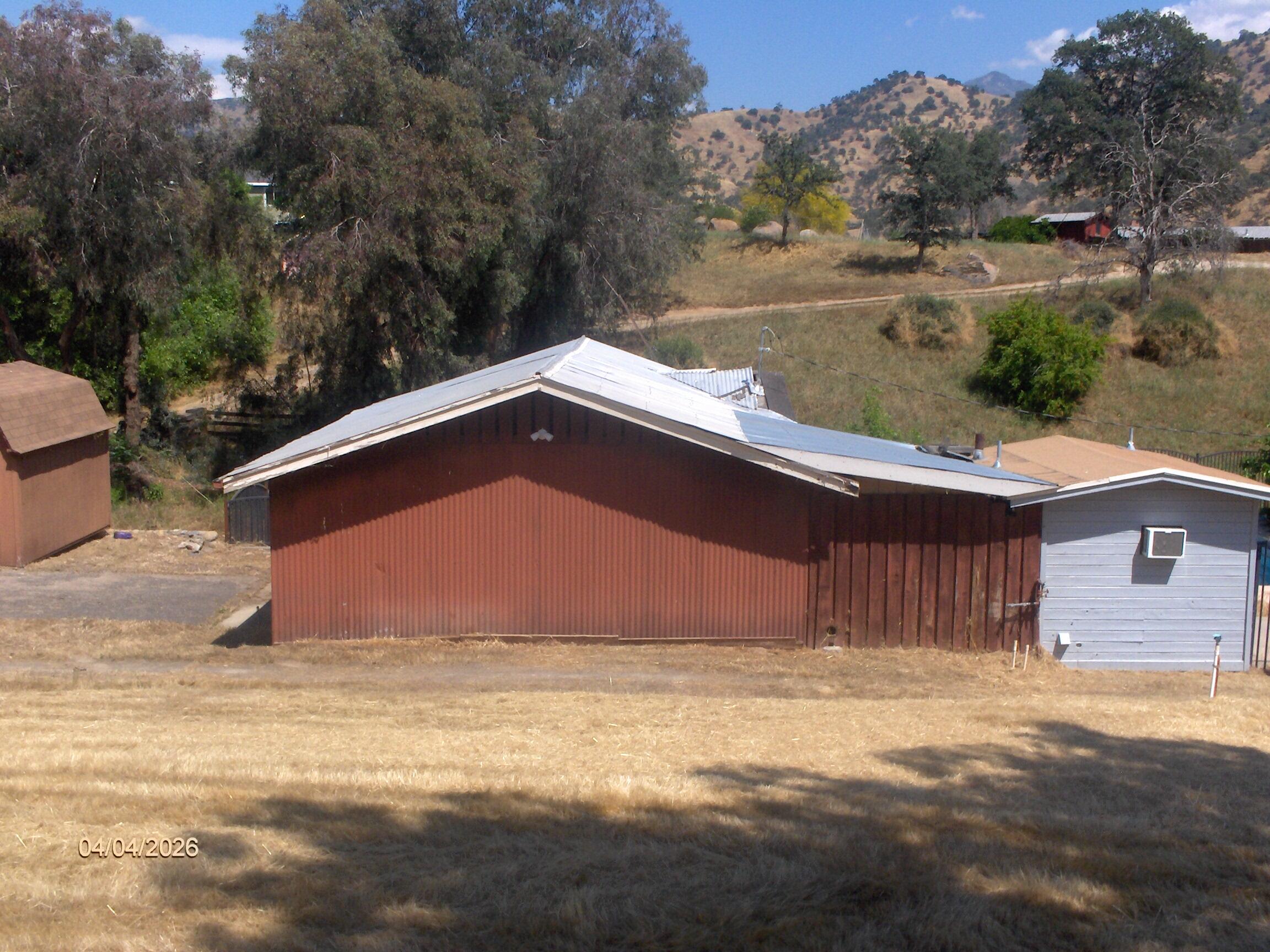 35228 Lenard Rd, Springville, CA 93265